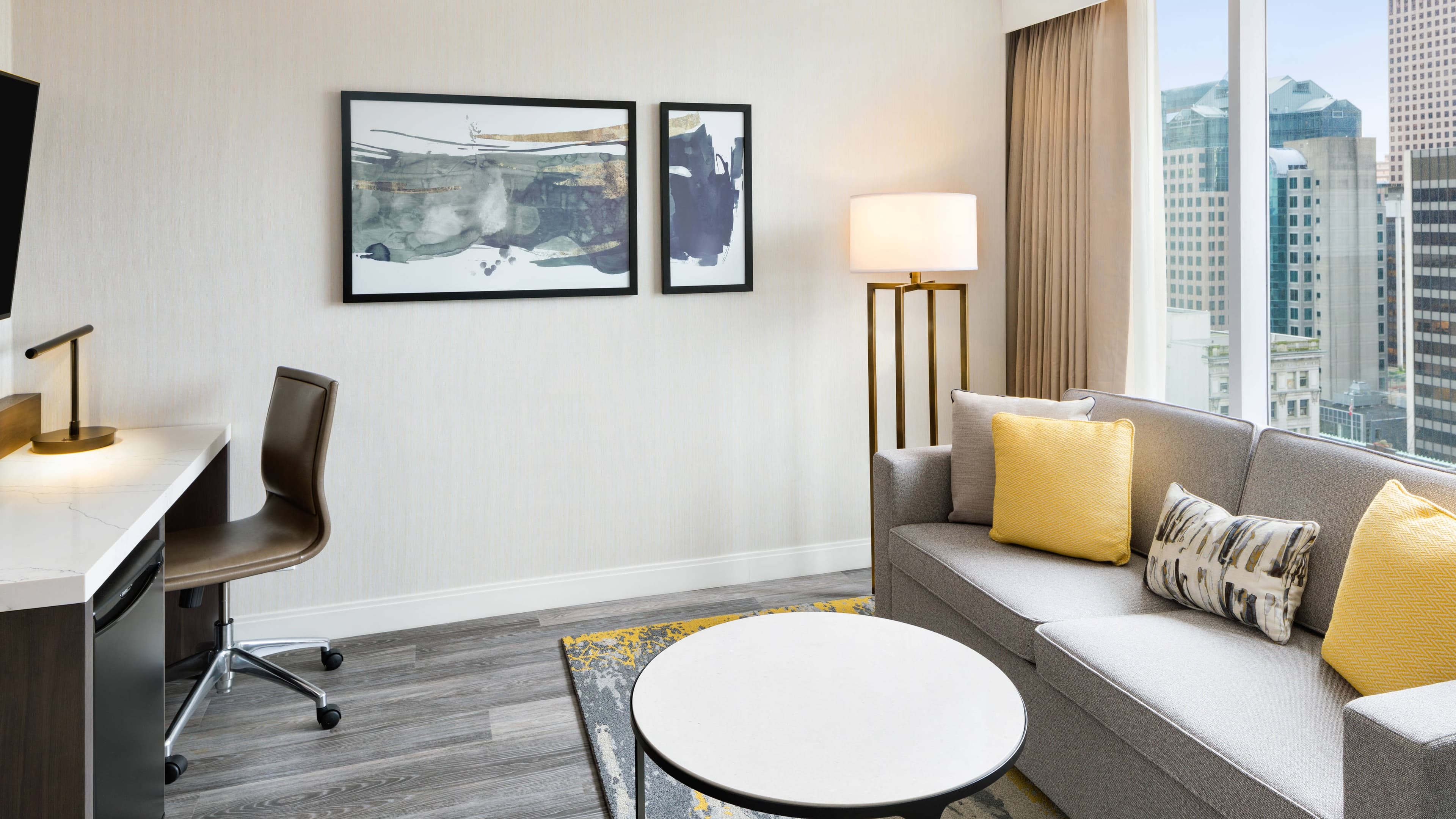 Delta Hotels Vancouver Downtown Suites - Image 5