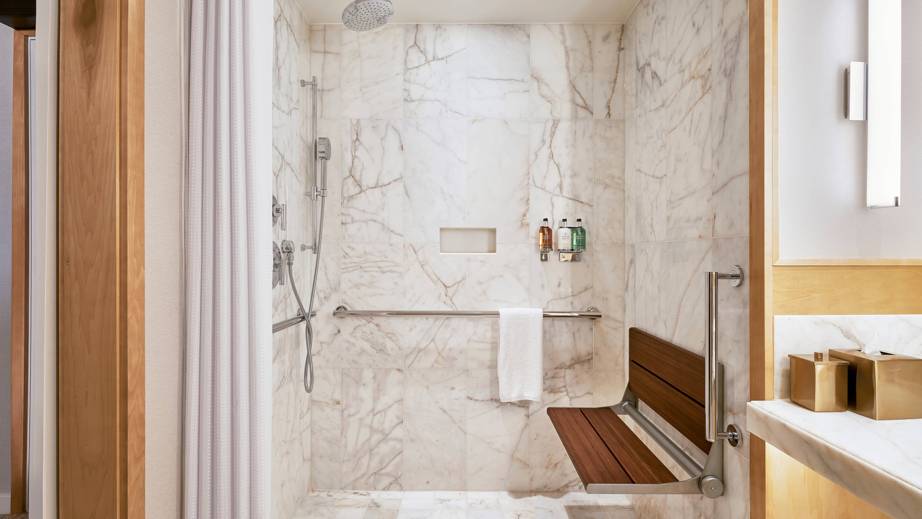 JW Marriott Parq Vancouver — 30