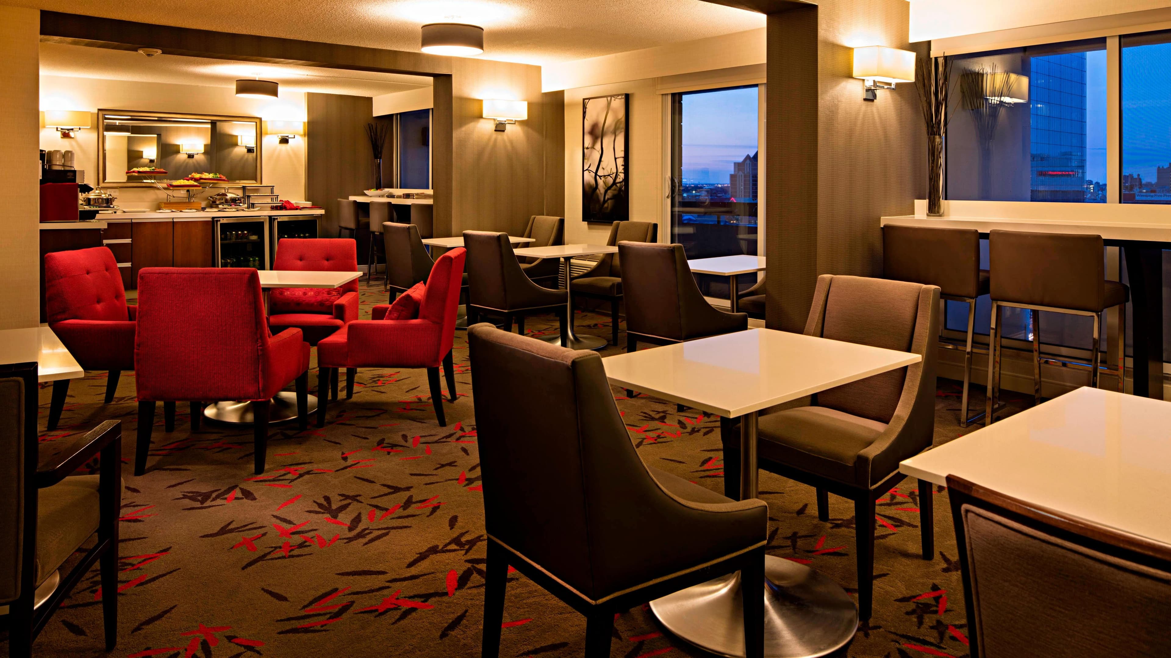 Delta Hotels Winnipeg - Image 4