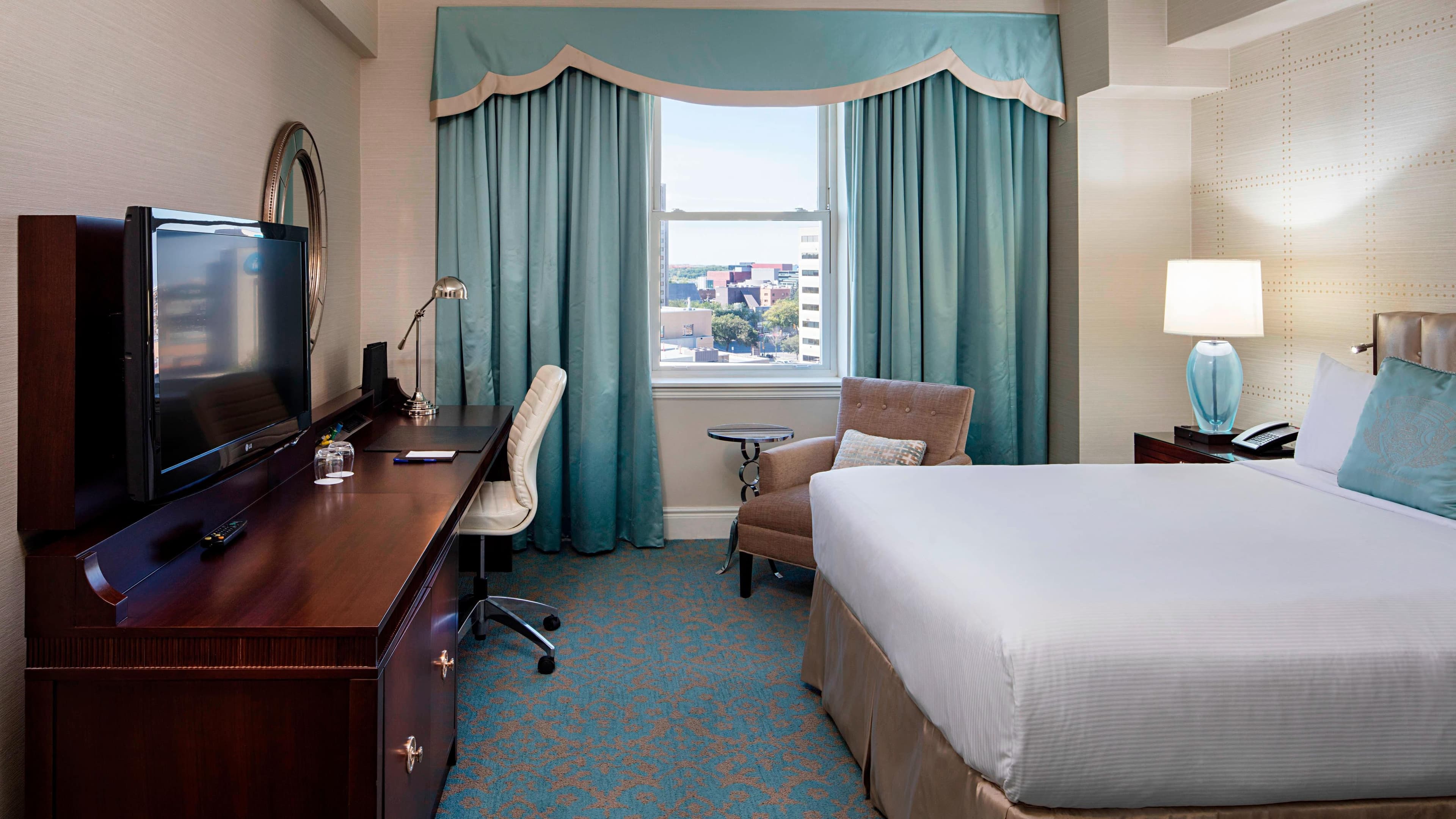 Delta Hotels Bessborough — 9