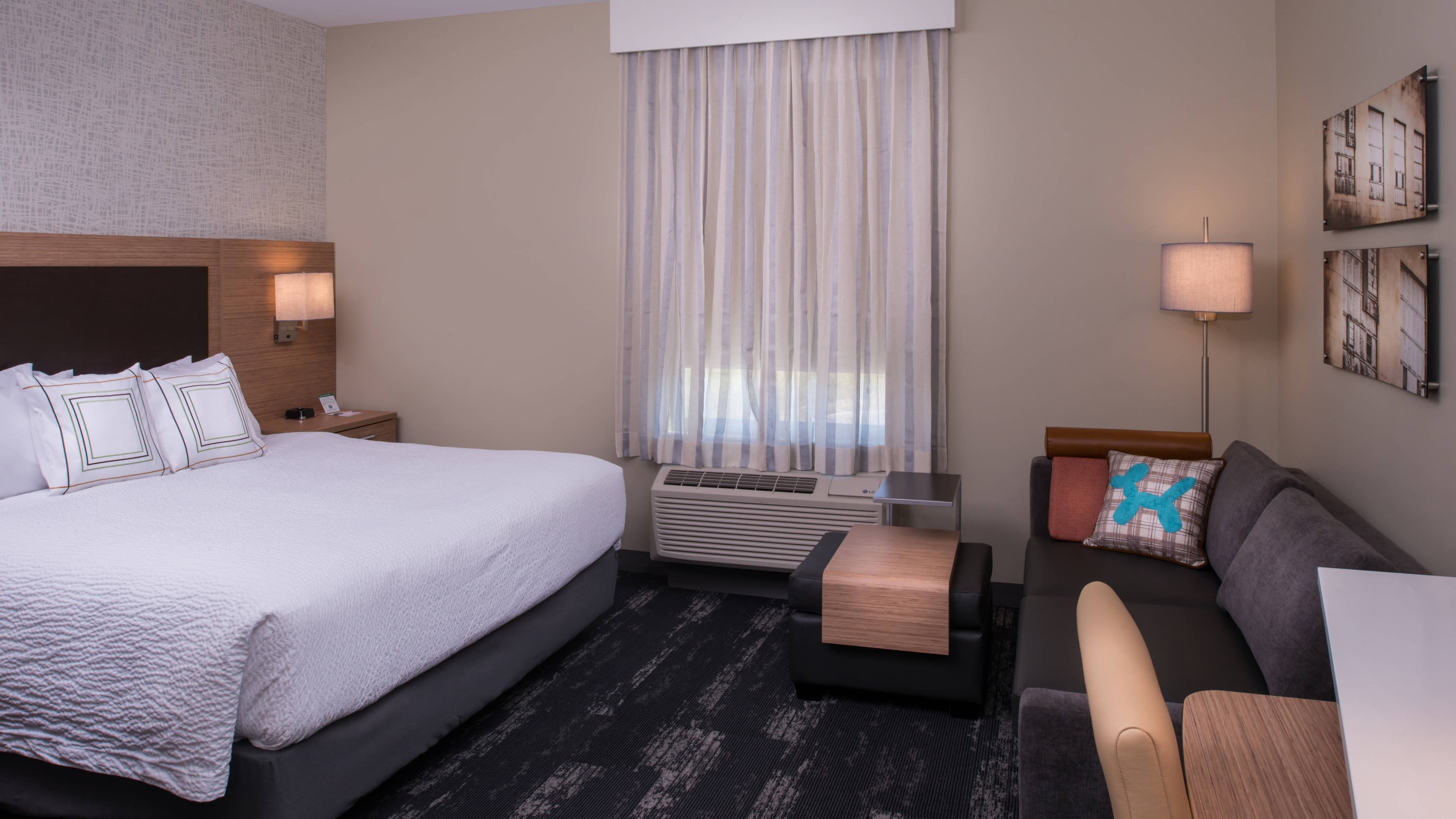 TownePlace Suites Saskatoon - Image 2