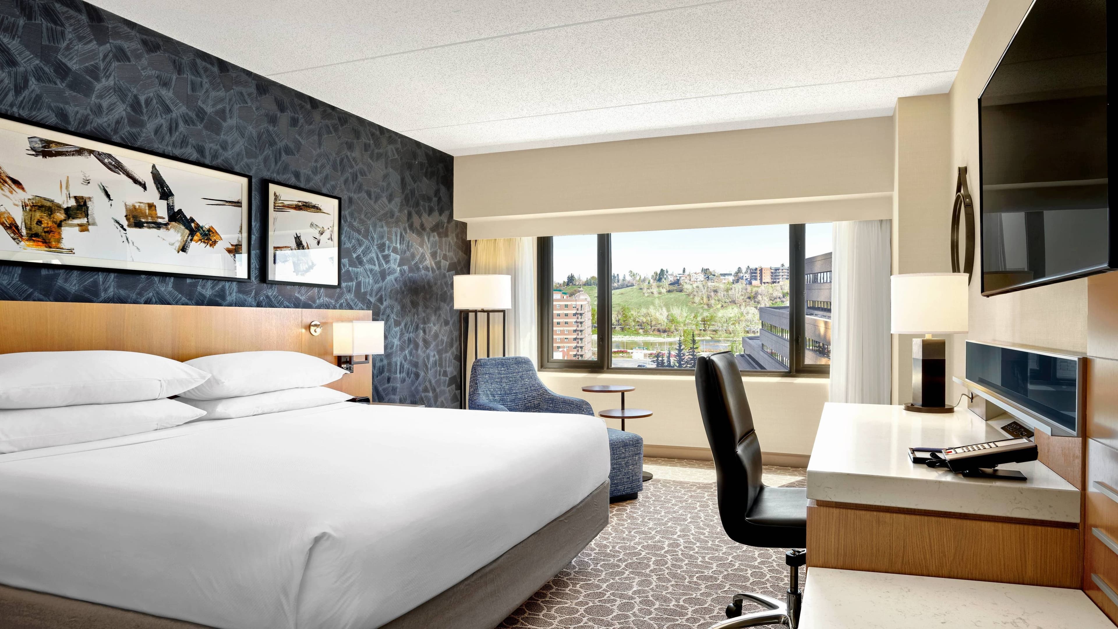 Delta Hotels Calgary Downtown - Image 2