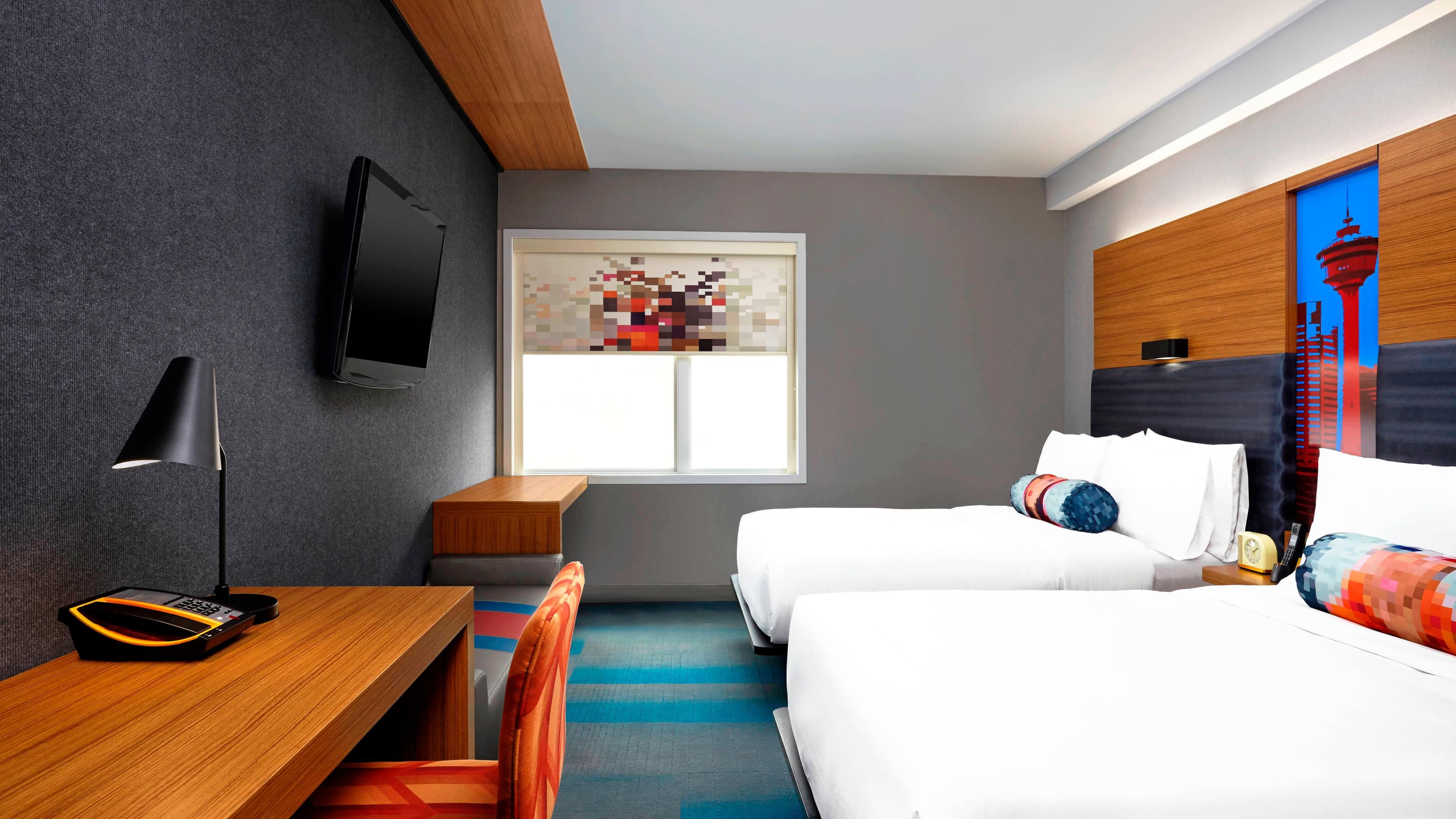 Aloft Calgary University - Image 4