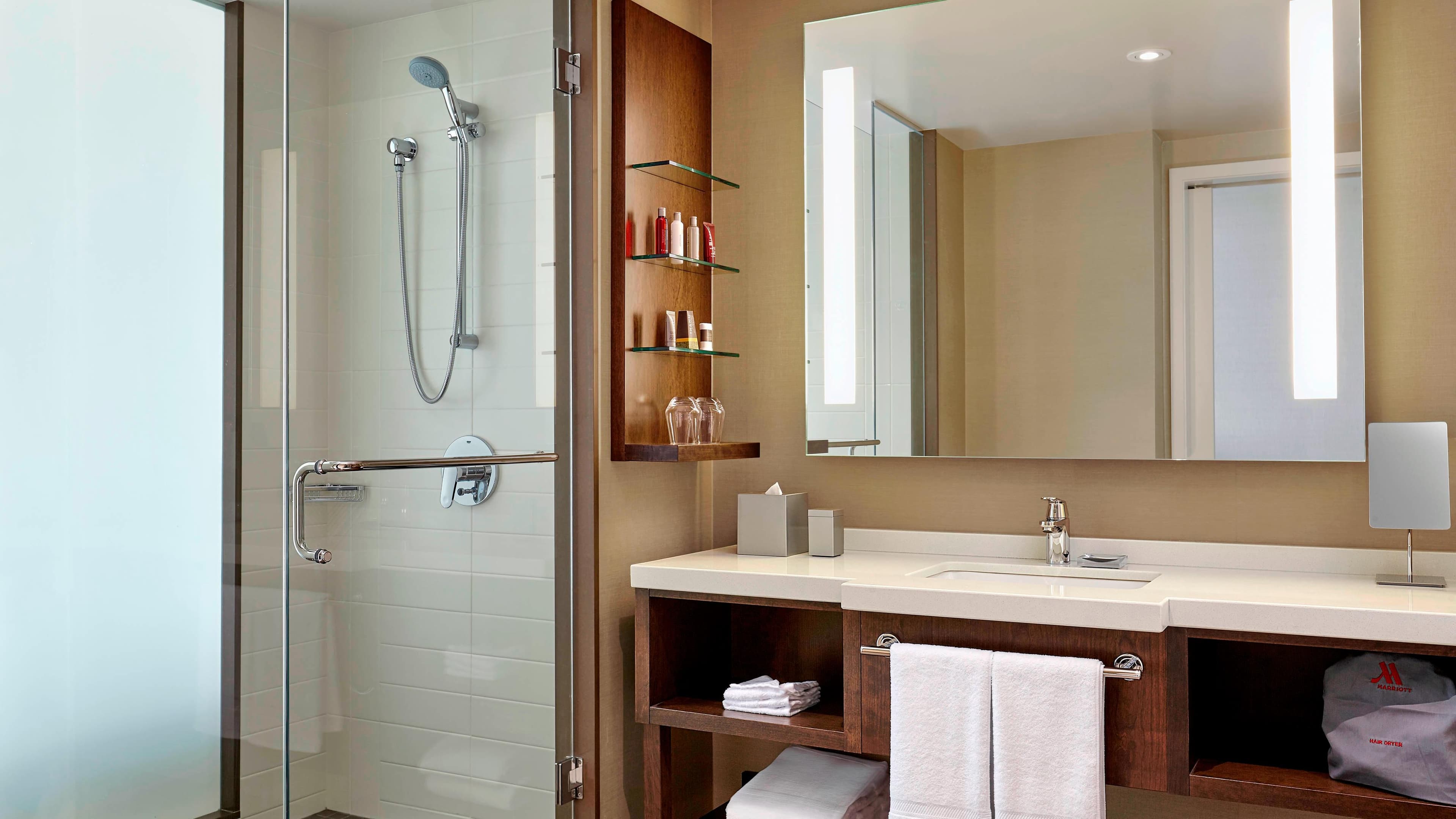 Calgary Airport Marriott In-Terminal Hotel — 7