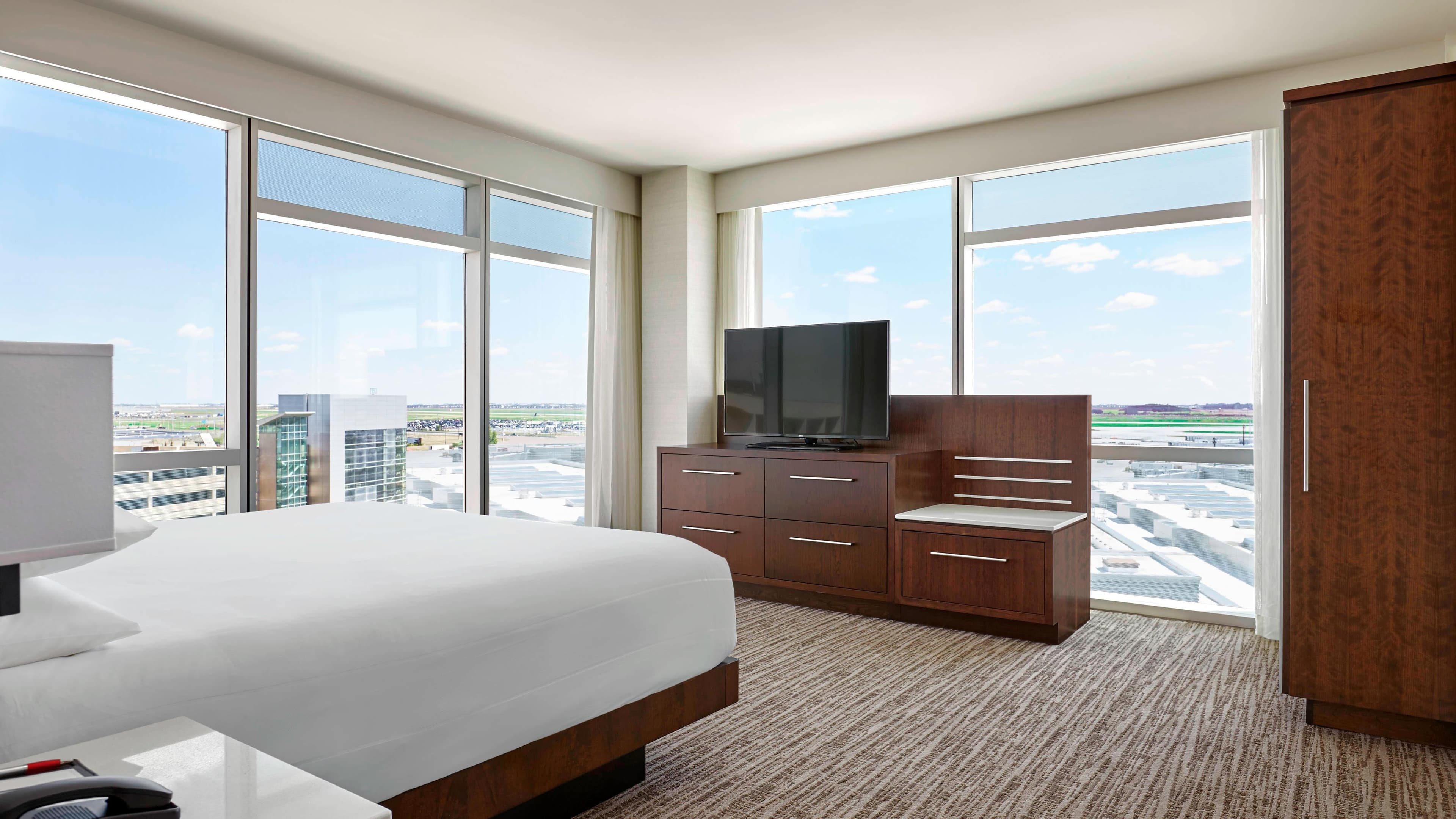 Calgary Airport Marriott In-Terminal Hotel — 17