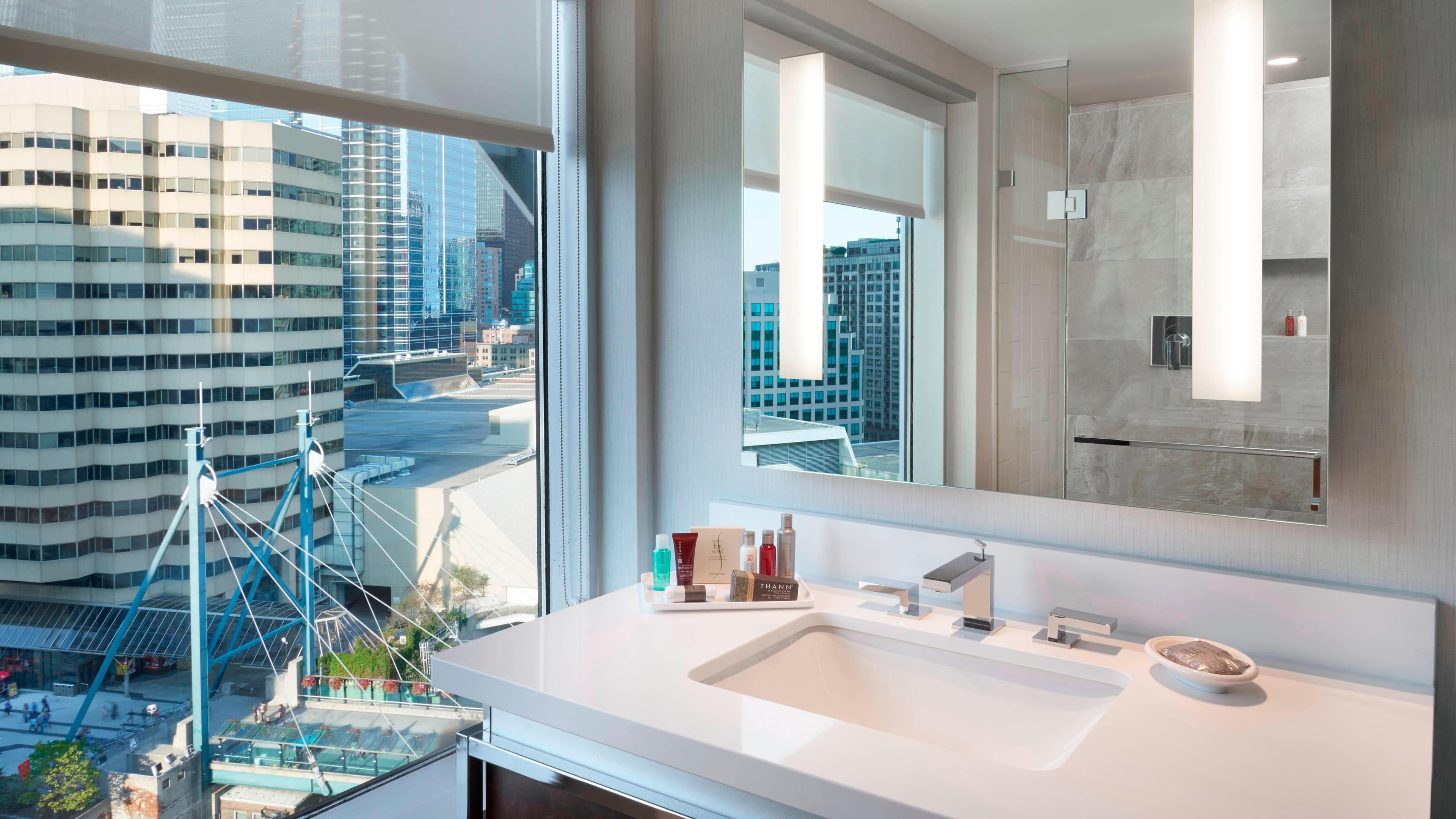 Toronto Marriott City Centre Hotel — 17