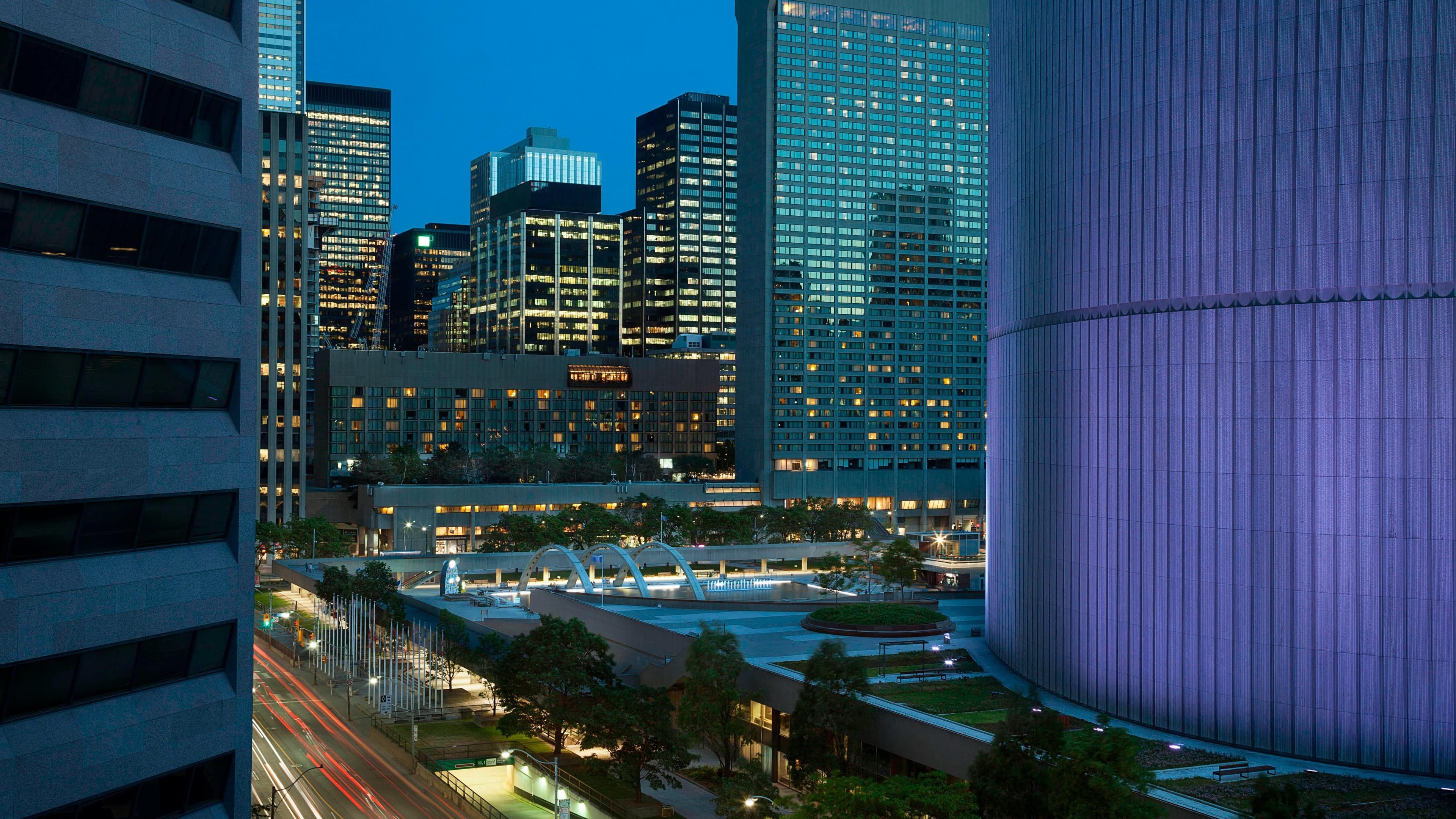 Marriott Downtown at CF Toronto Eaton Centre - Image 4