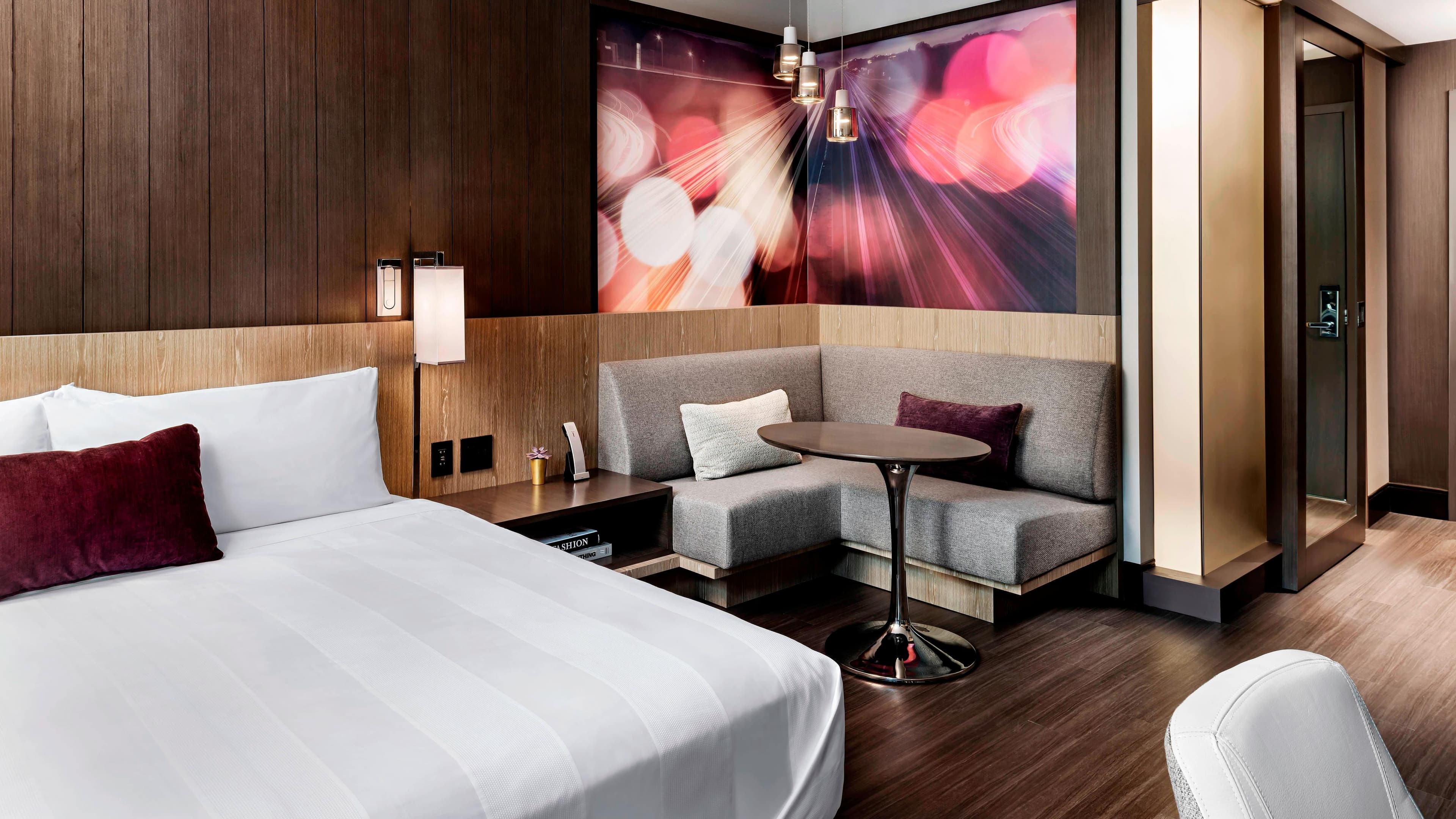 M Club lounge access - Image 3