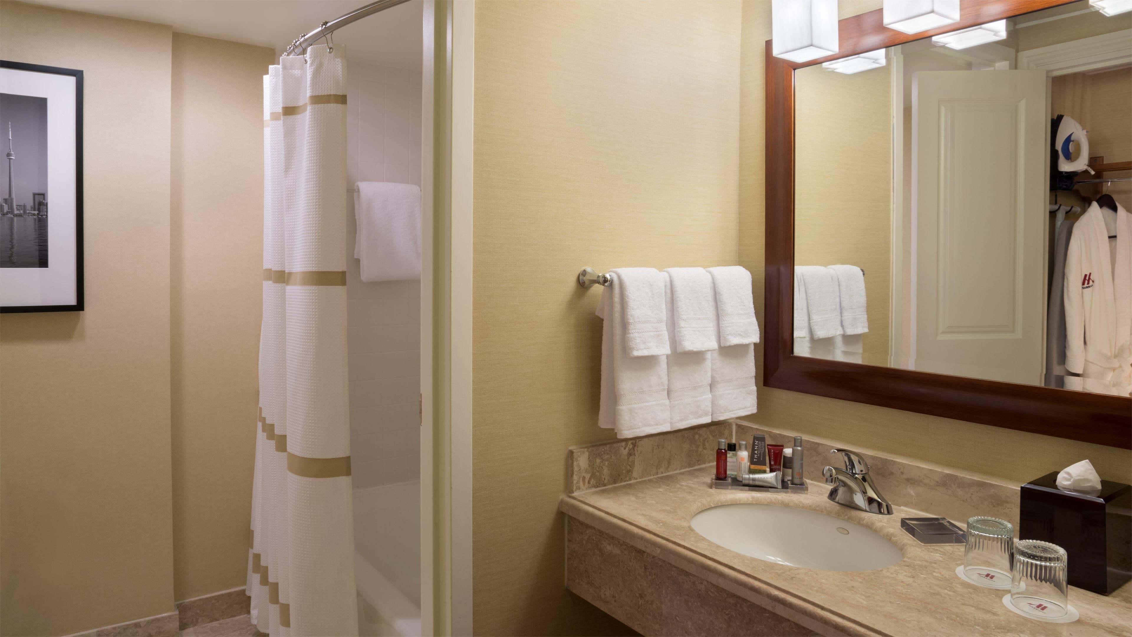M Club lounge access - Image 5