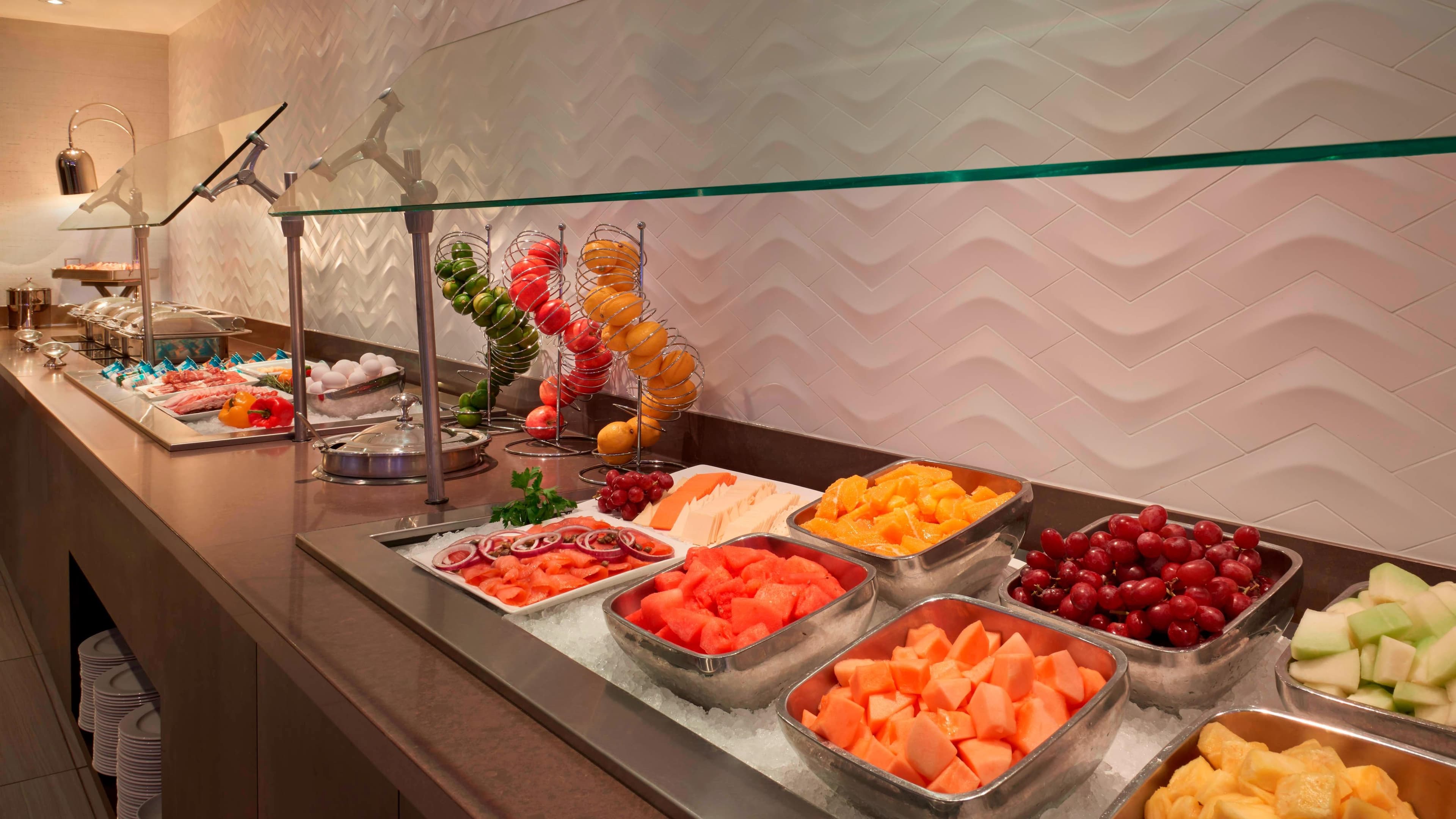 M Club lounge access - Image 12