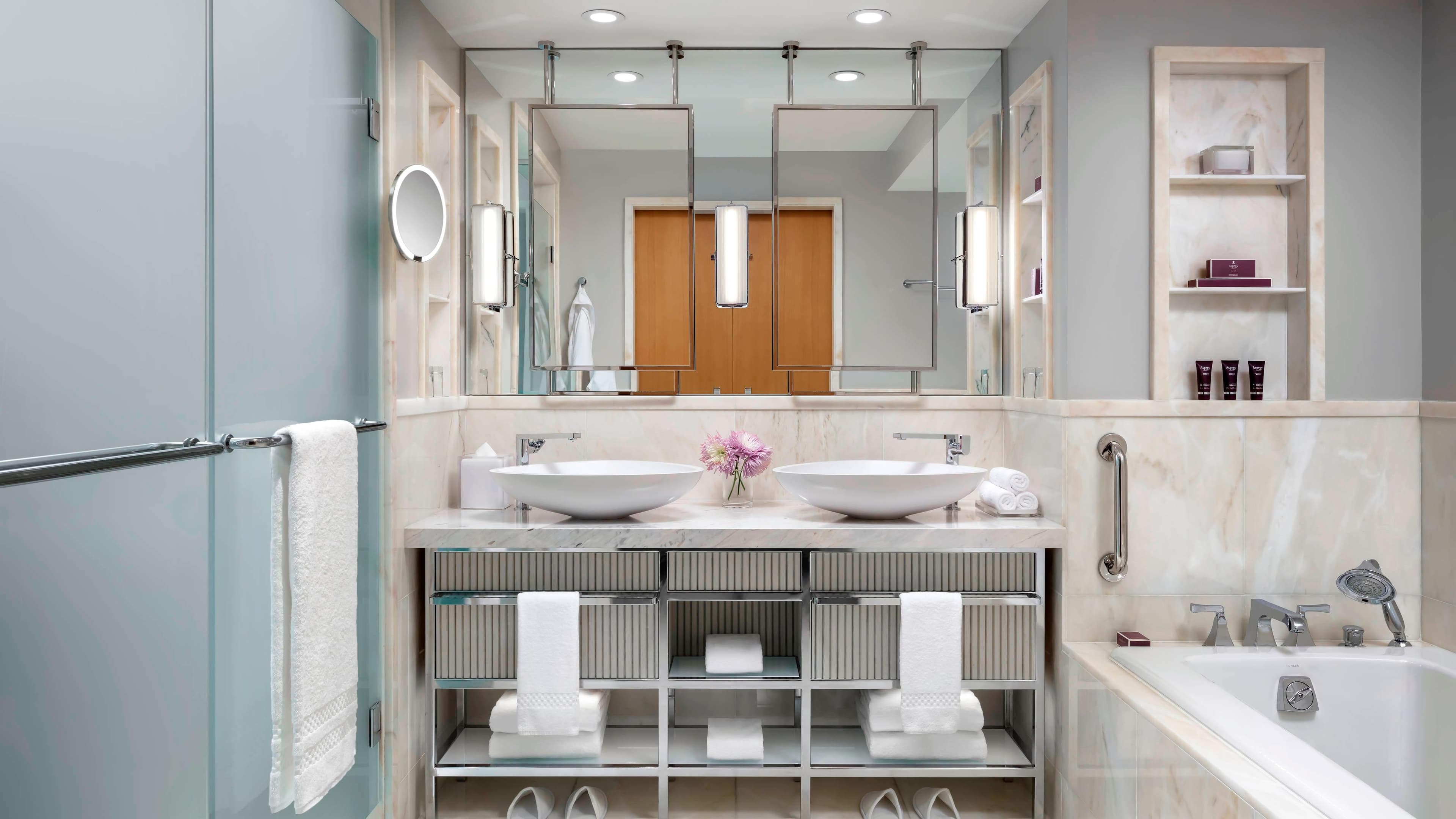 The Ritz-Carlton, Toronto - Image 4