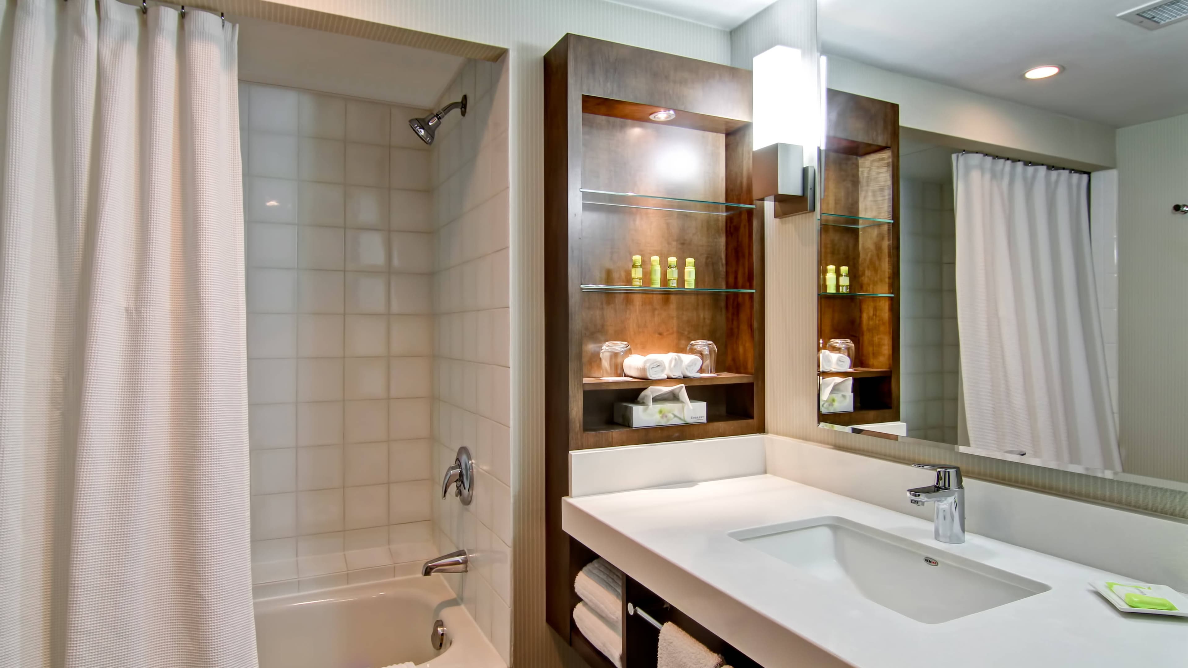 Staybridge Suites Oakville-Burlington — 4