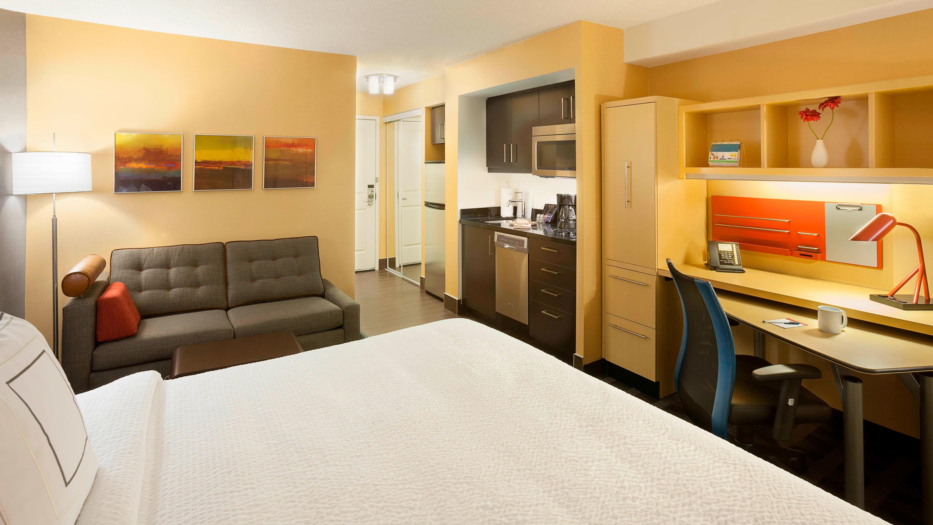 TownePlace Suites Toronto Northeast/Markham - Image 2