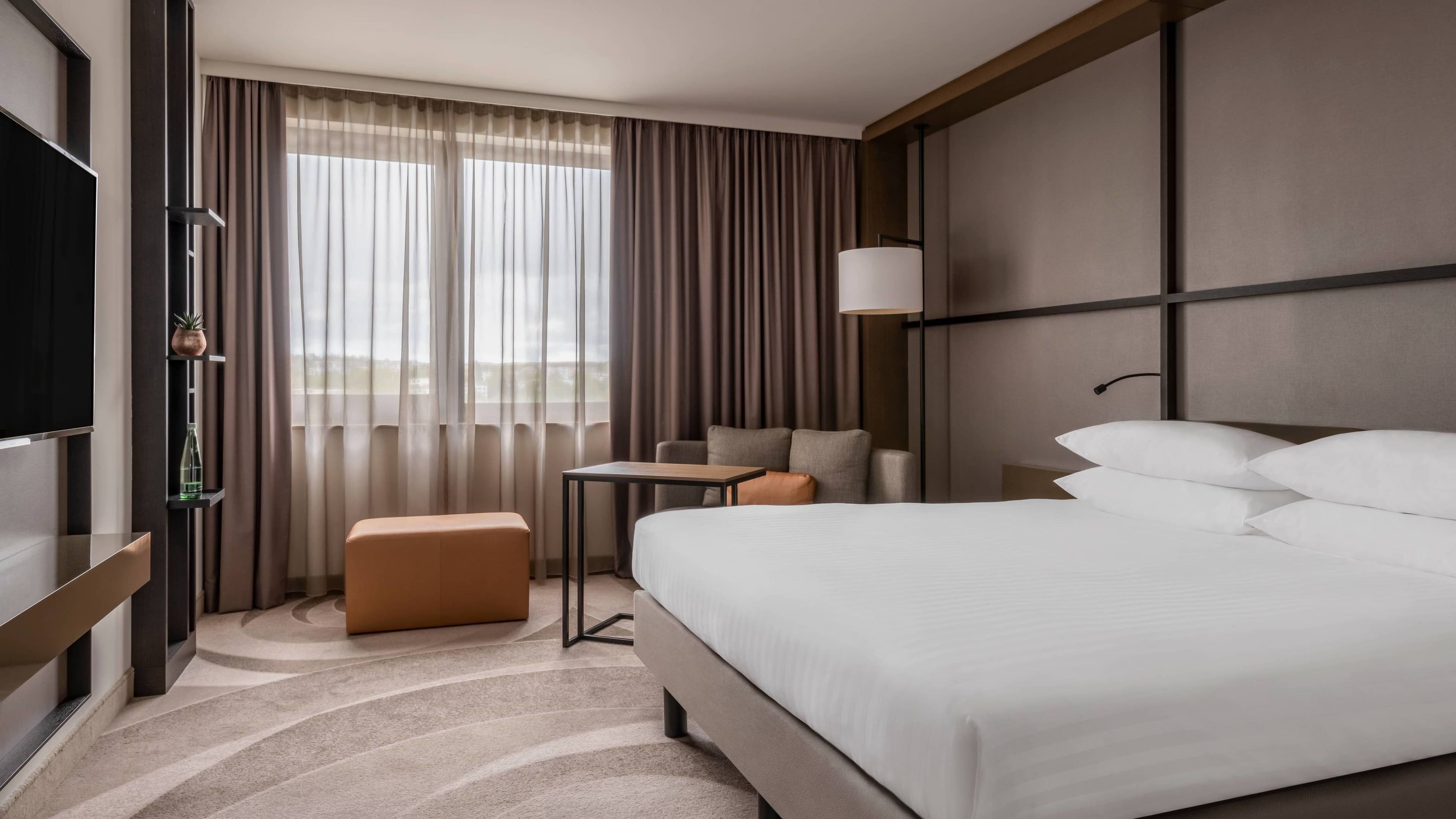 Deluxe Room - Image 1