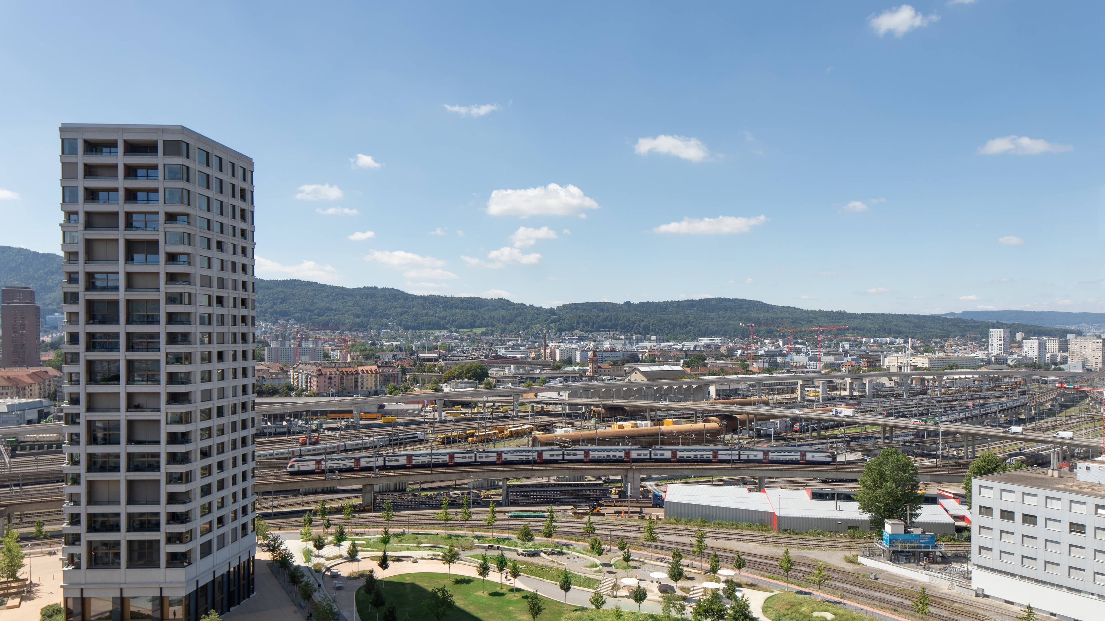 Renaissance Zurich Tower Hotel — 9