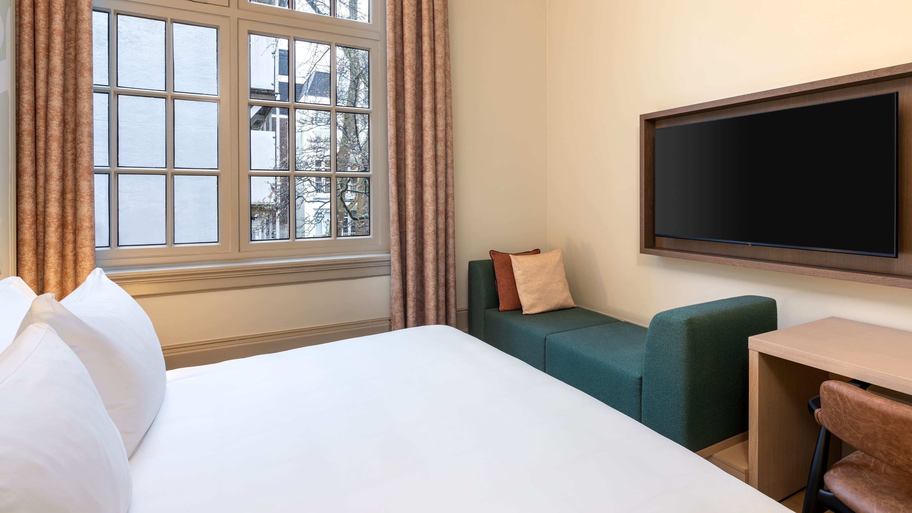The College Hotel Amsterdam, Autograph Collection — 13
