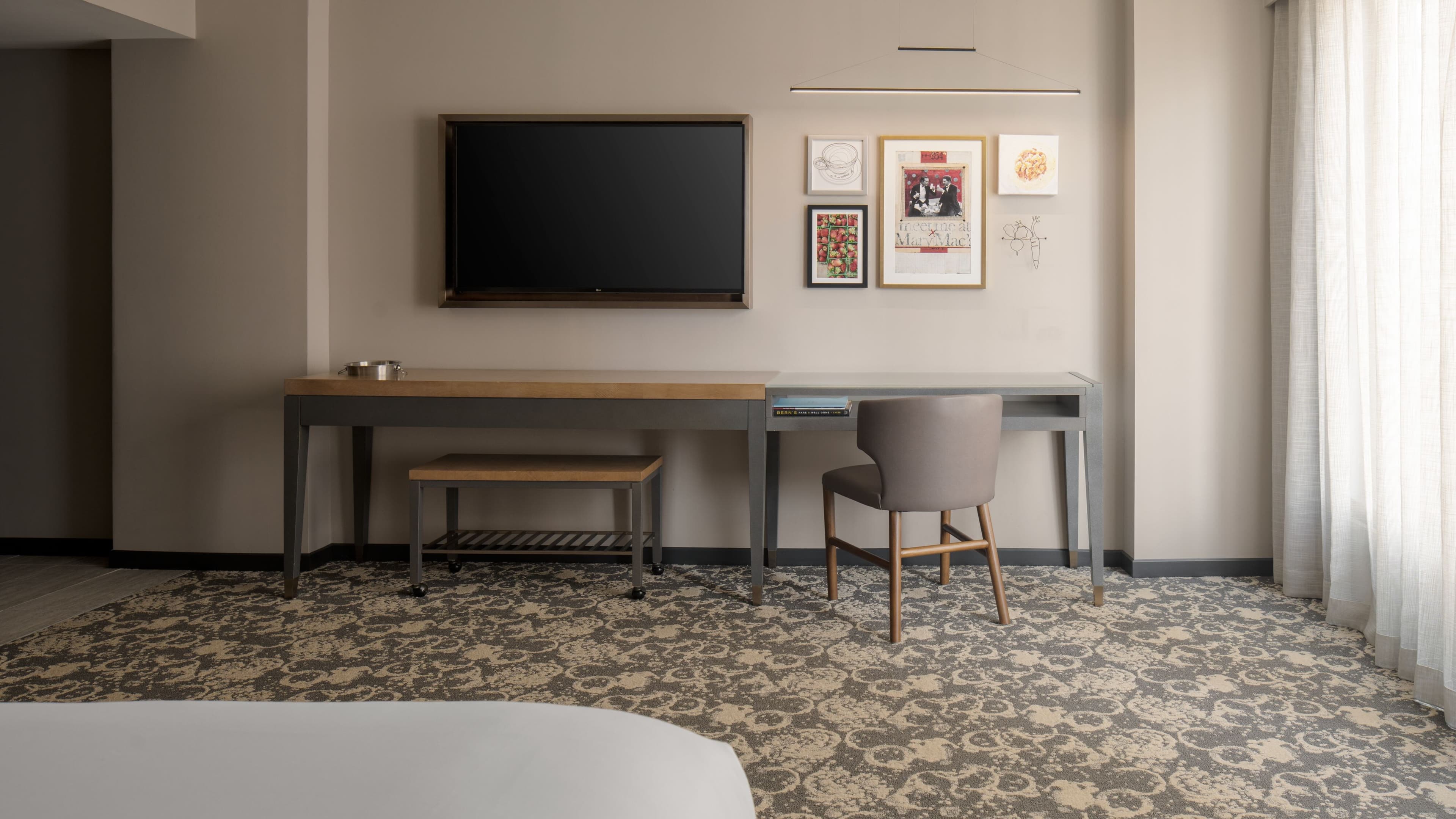 Epicurean Atlanta, Autograph Collection — 12