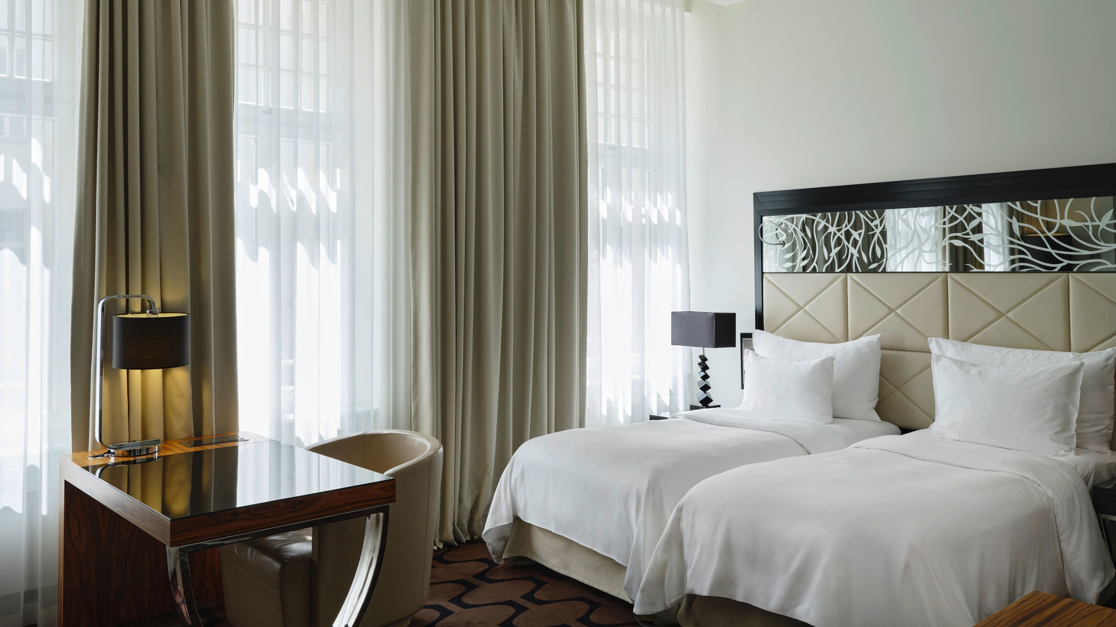 Roomers Berlin Steinplatz, Autograph Collection - Image 5