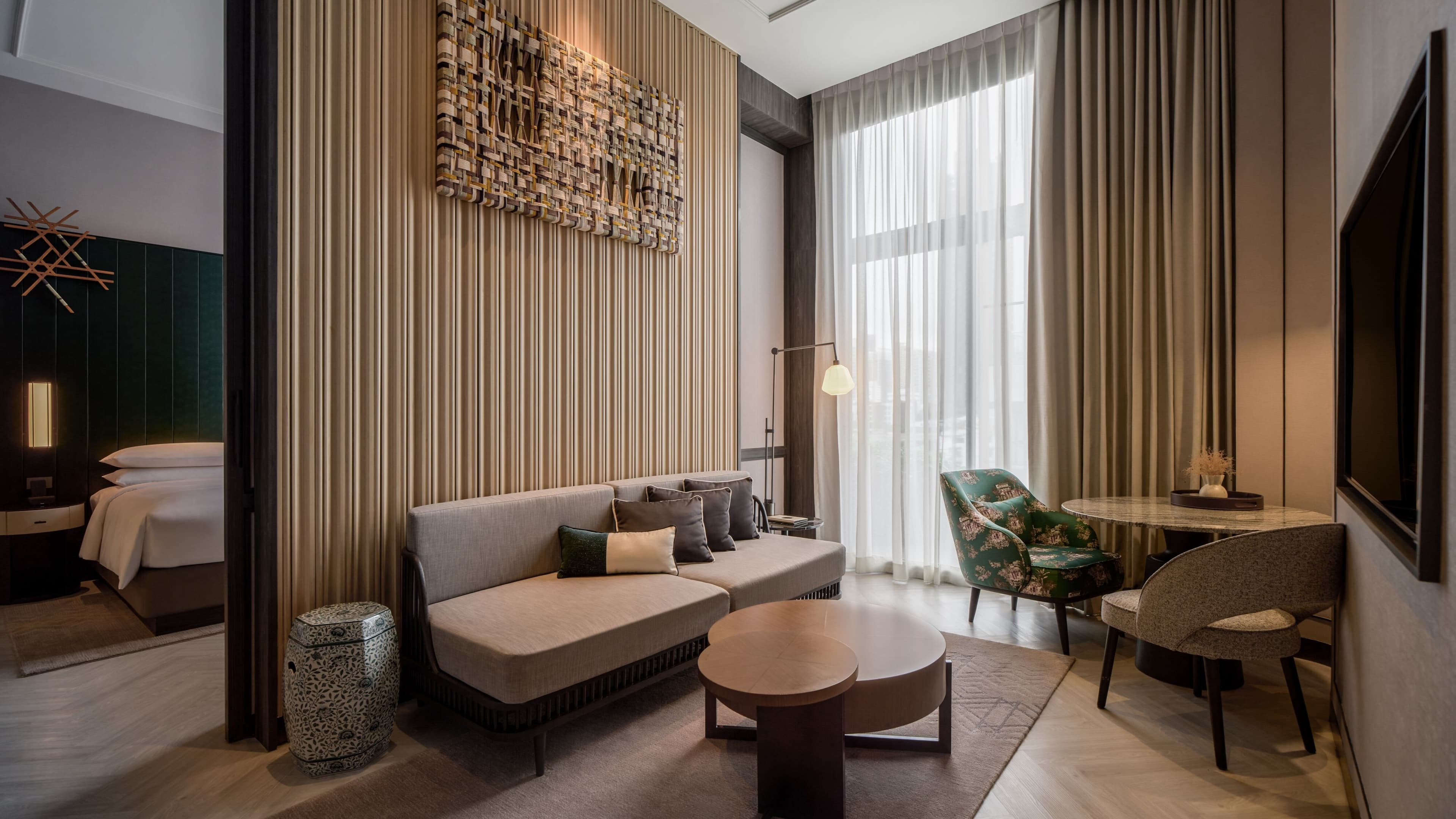 Madi Paidi Bangkok, Autograph Collection — 31
