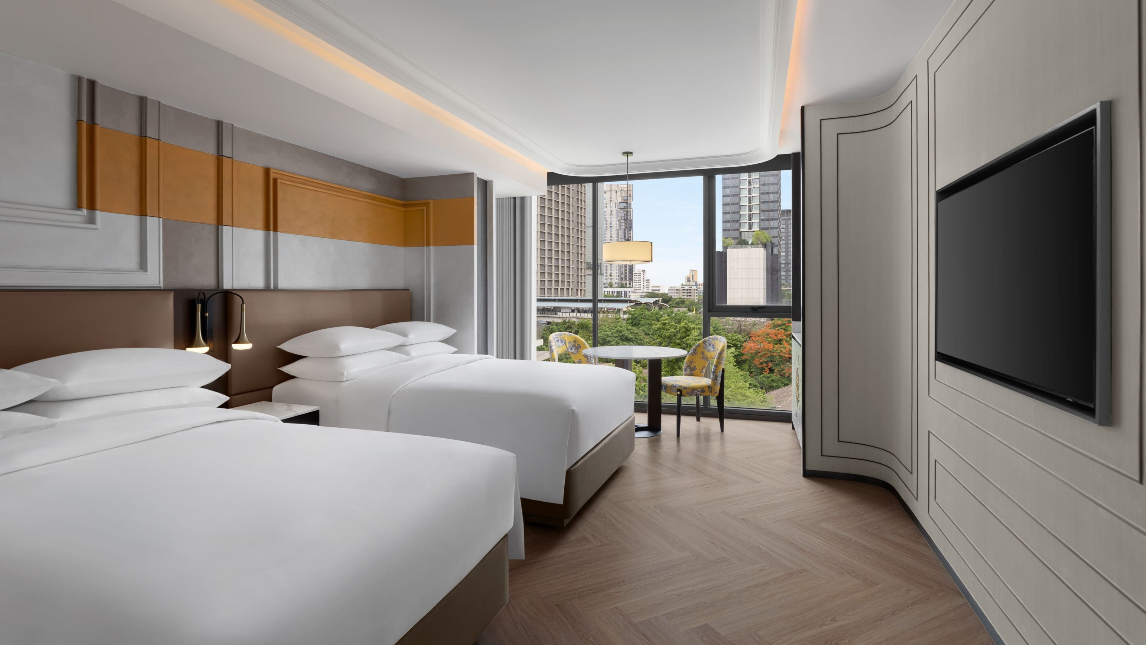 Madi Paidi Bangkok, Autograph Collection - Image 5