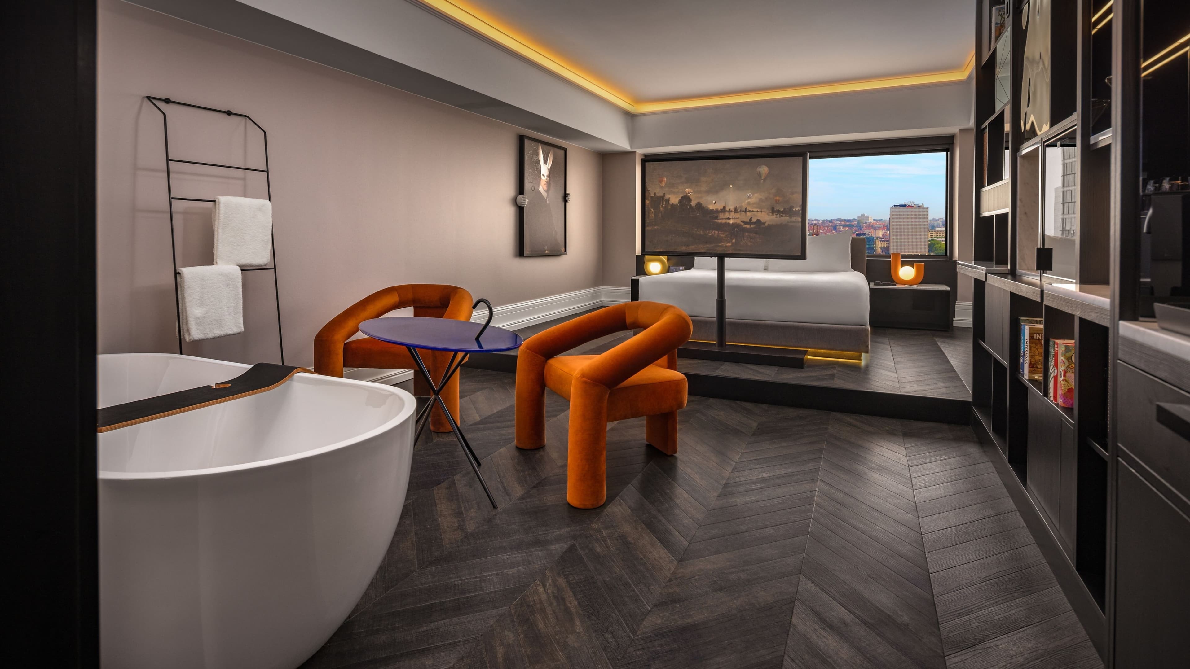 TUB Room - Image 1