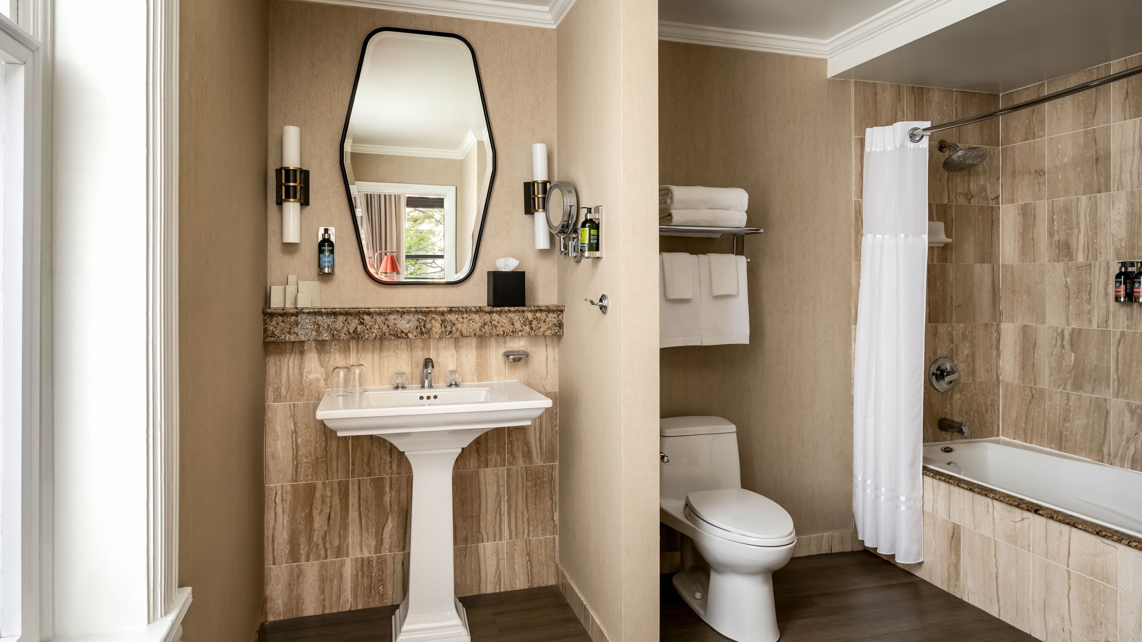 Larger Guest room - Image 6
