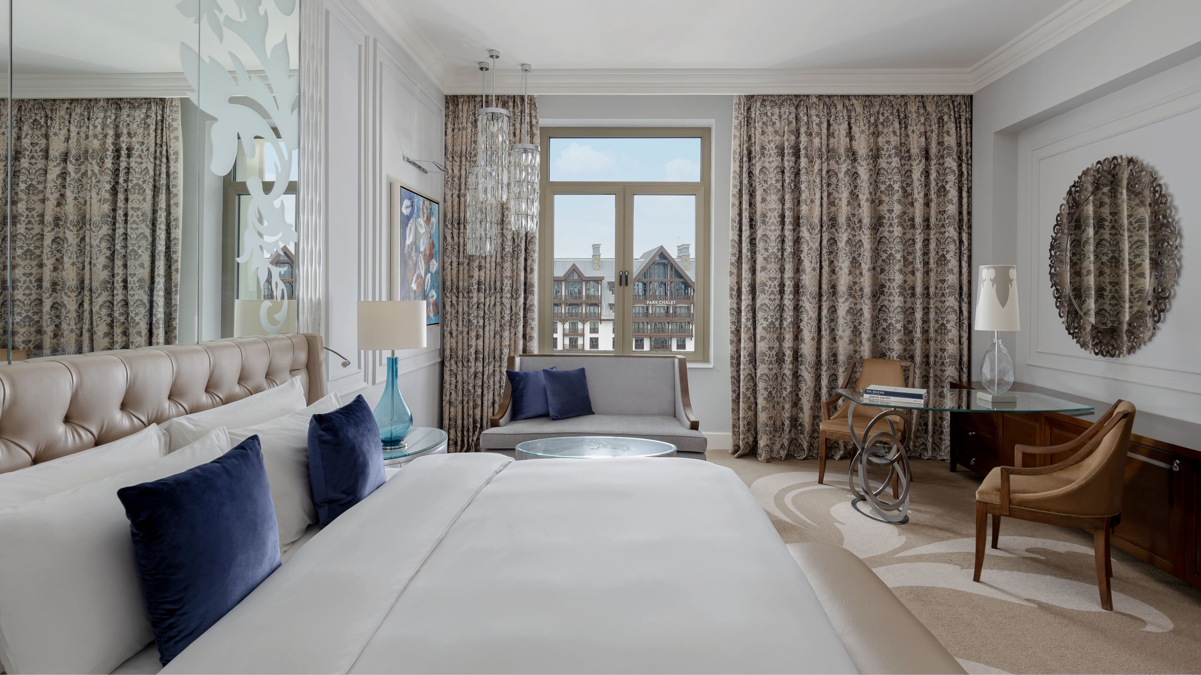 Deluxe Guest room - Image 12