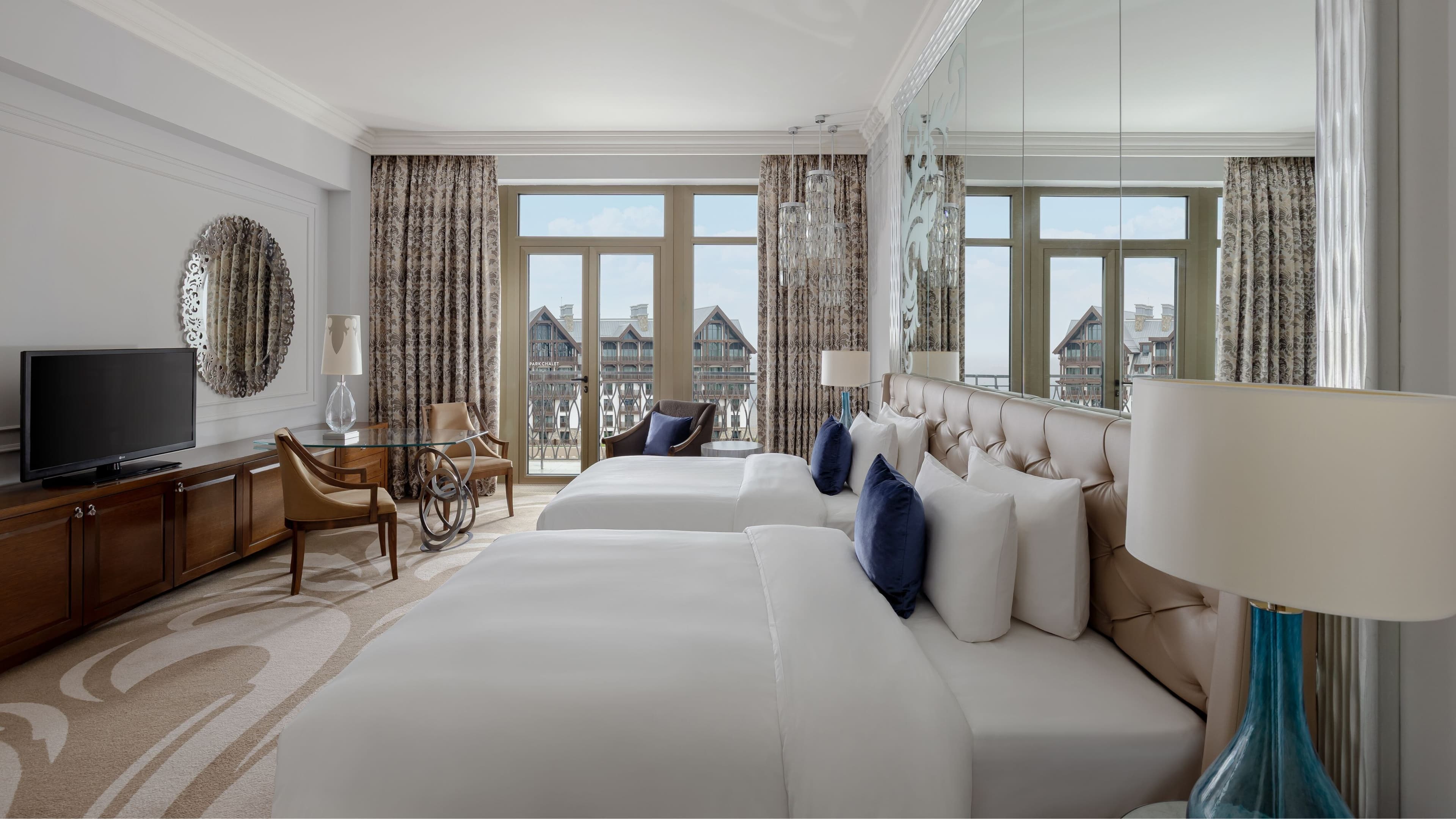 Deluxe Guest room - Image 8