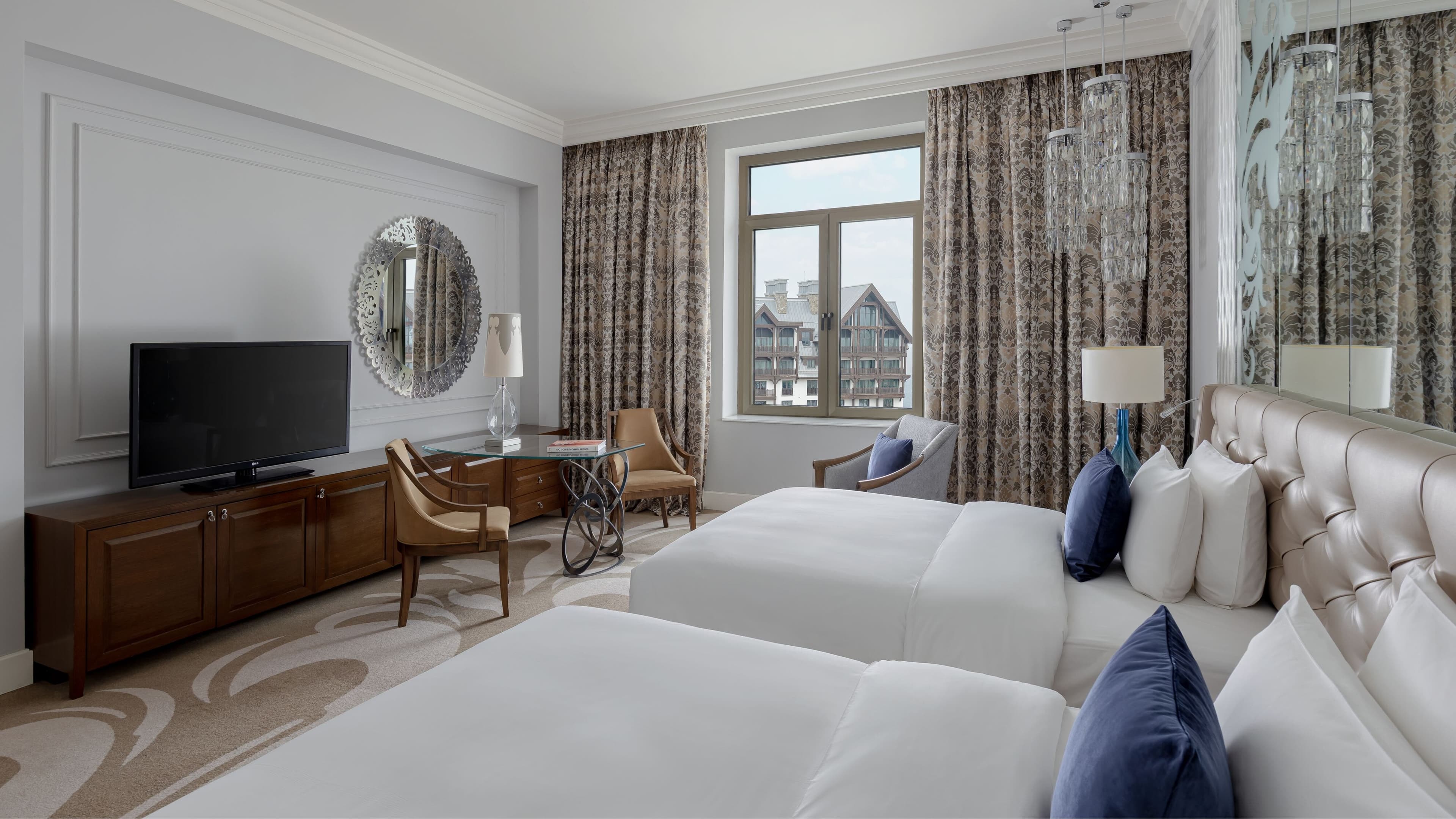 Deluxe Guest room - Image 10