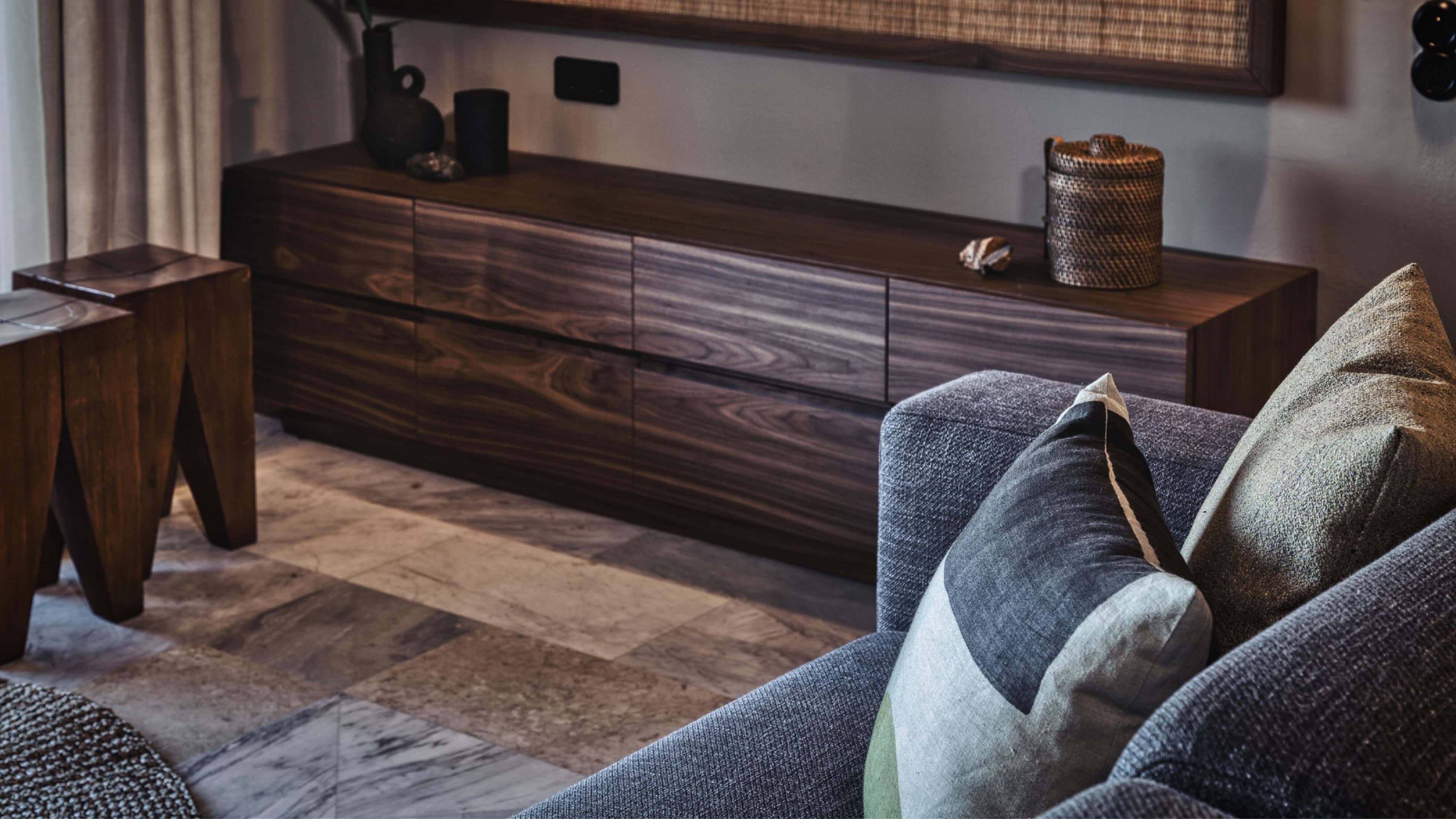 Premium - Image 13