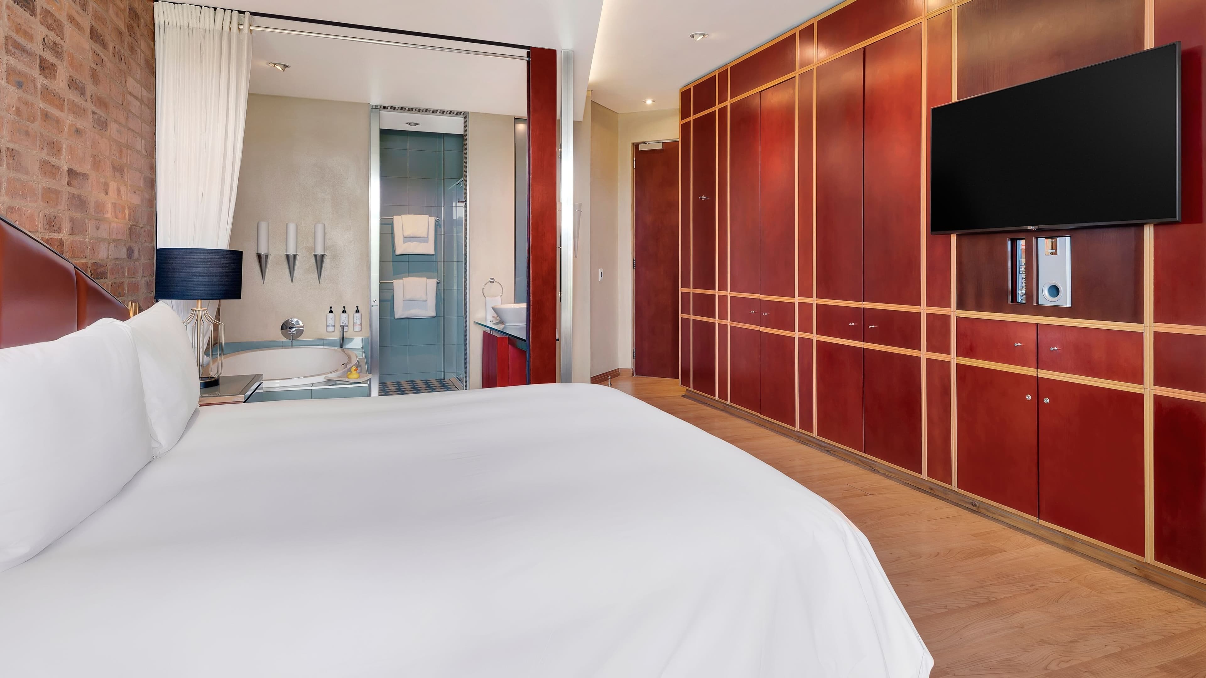 Deluxe Guest room - Image 4