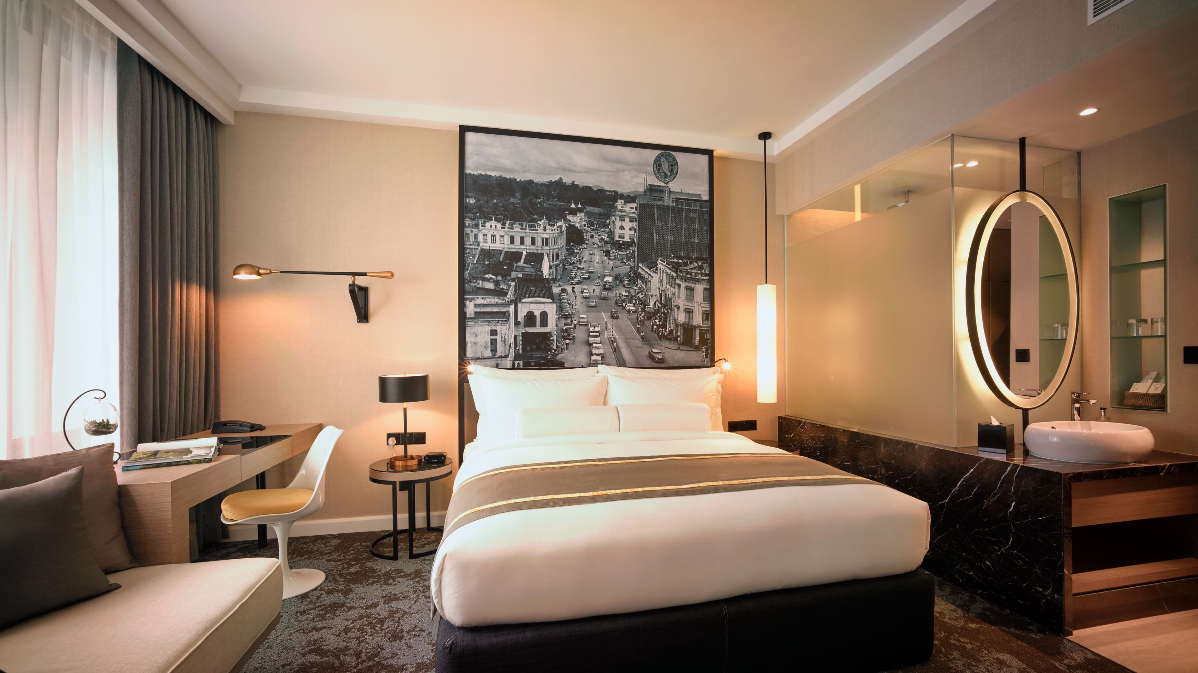 Deluxe King - Image 2