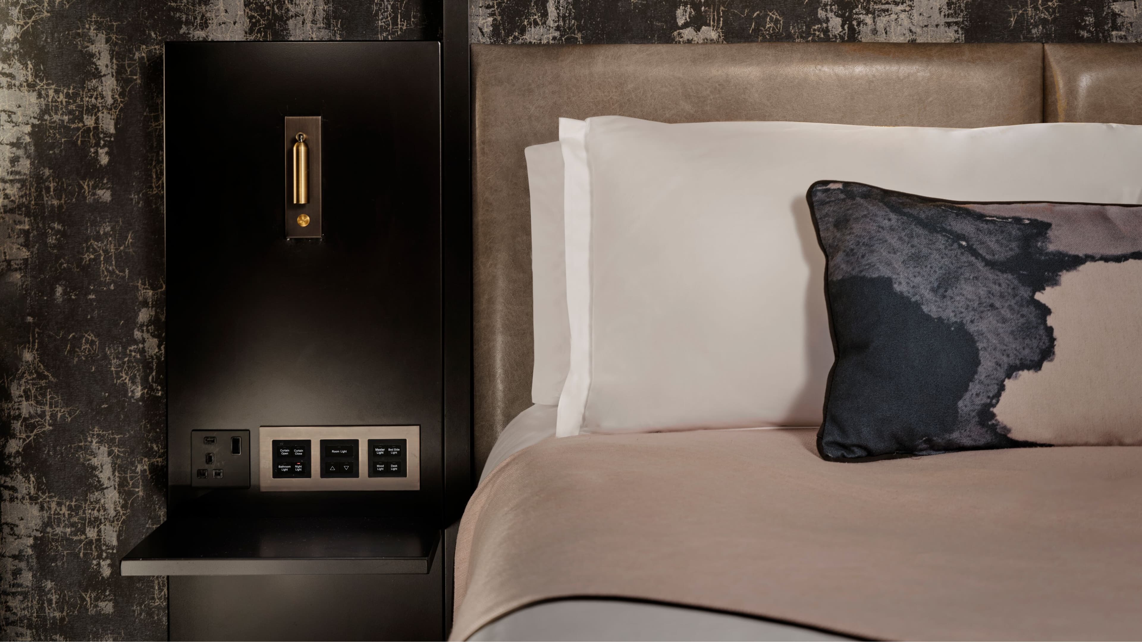 Montcalm East, Autograph Collection — 40