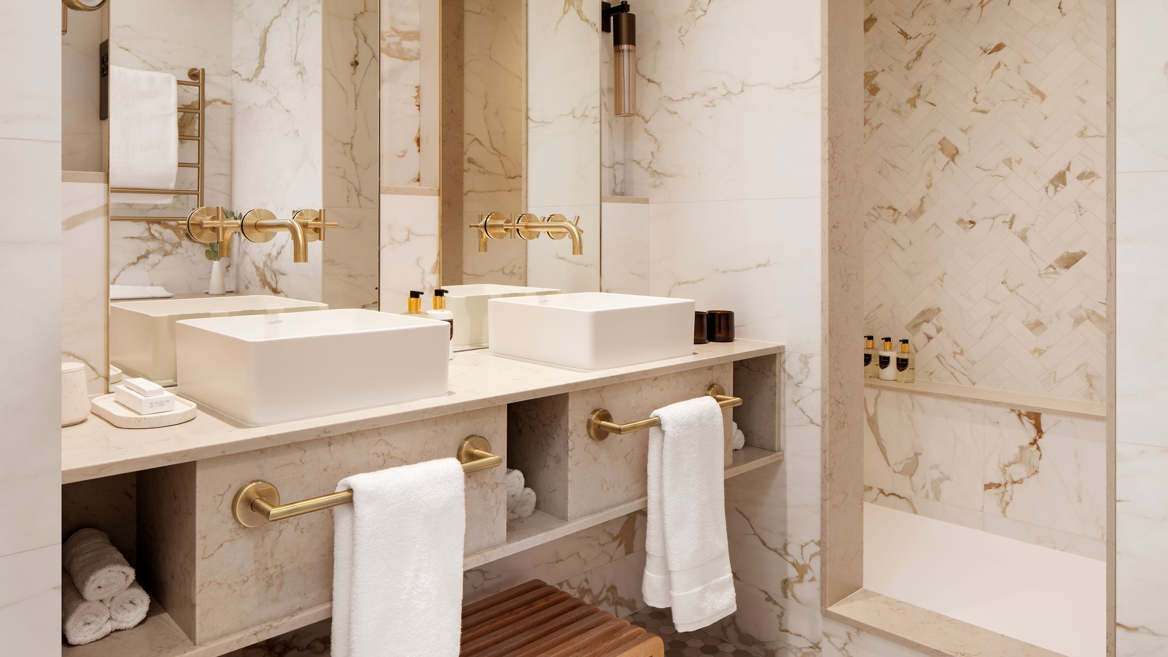 Montcalm Mayfair, Autograph Collection — 16