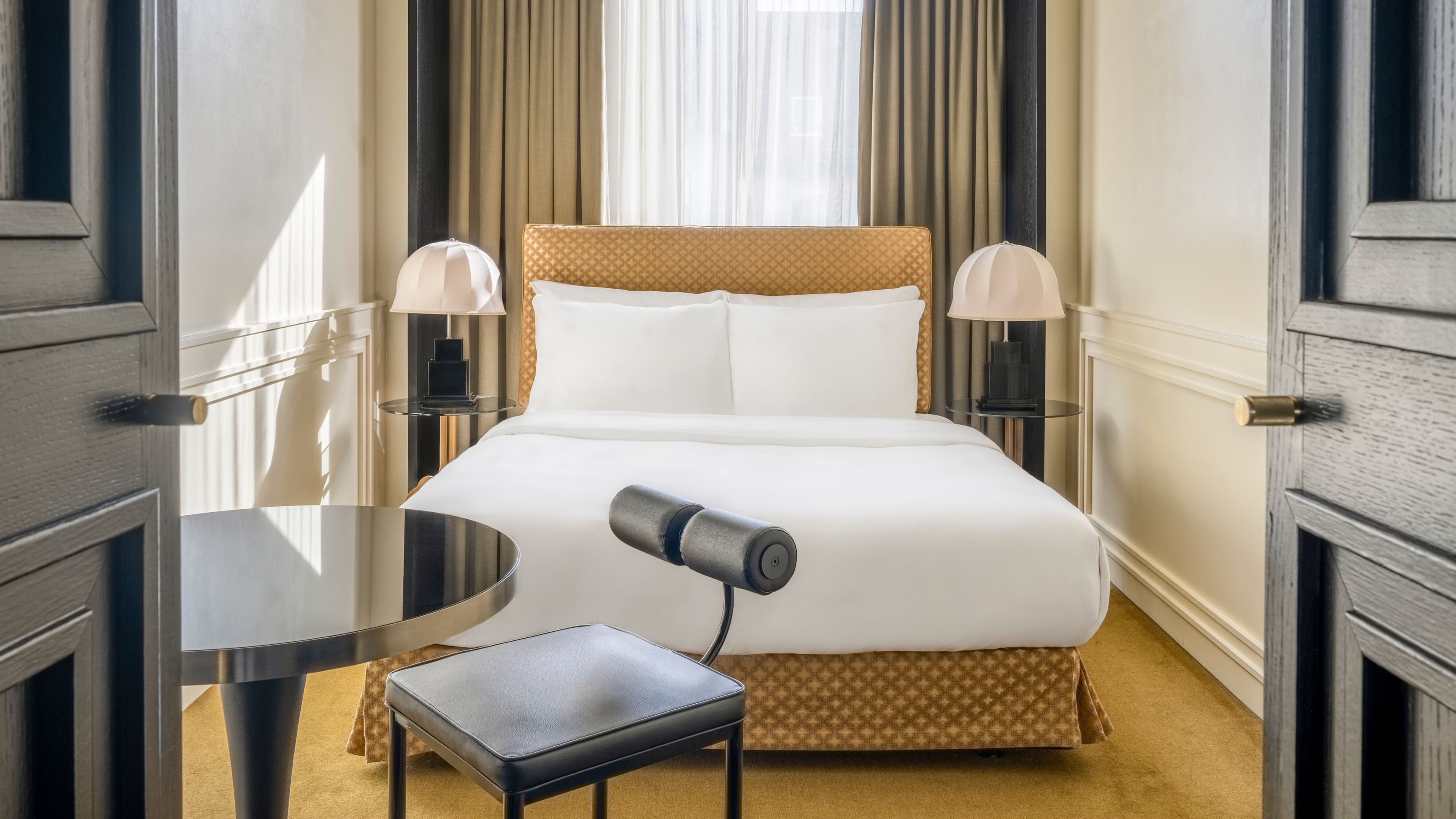 Roomers Munich, Autograph Collection — 9