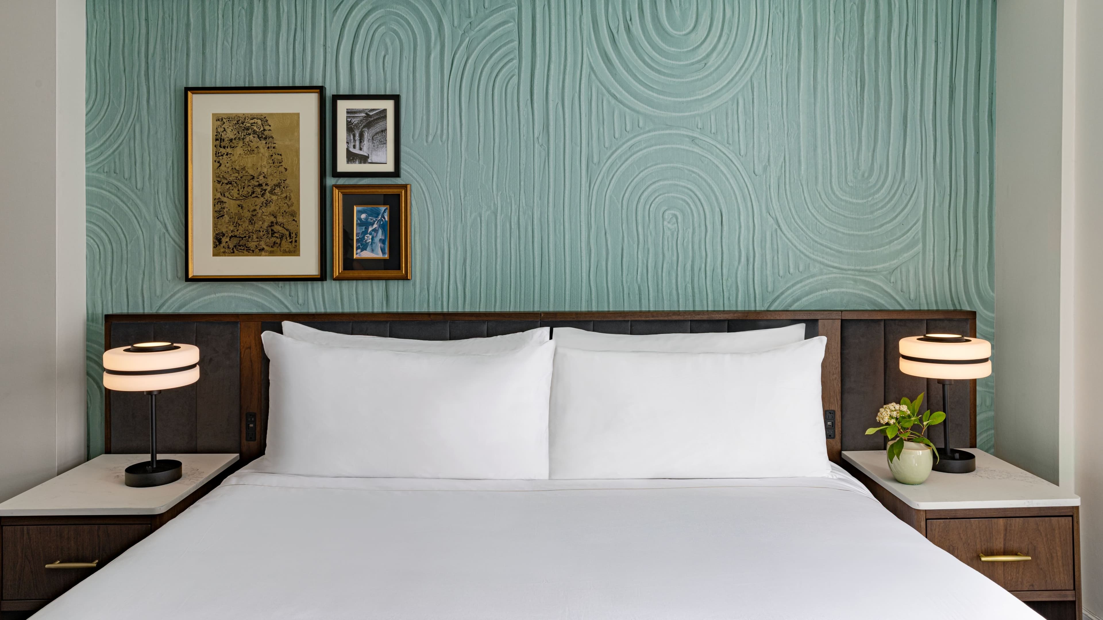 The Algonquin Hotel Times Square, Autograph Collection — 10
