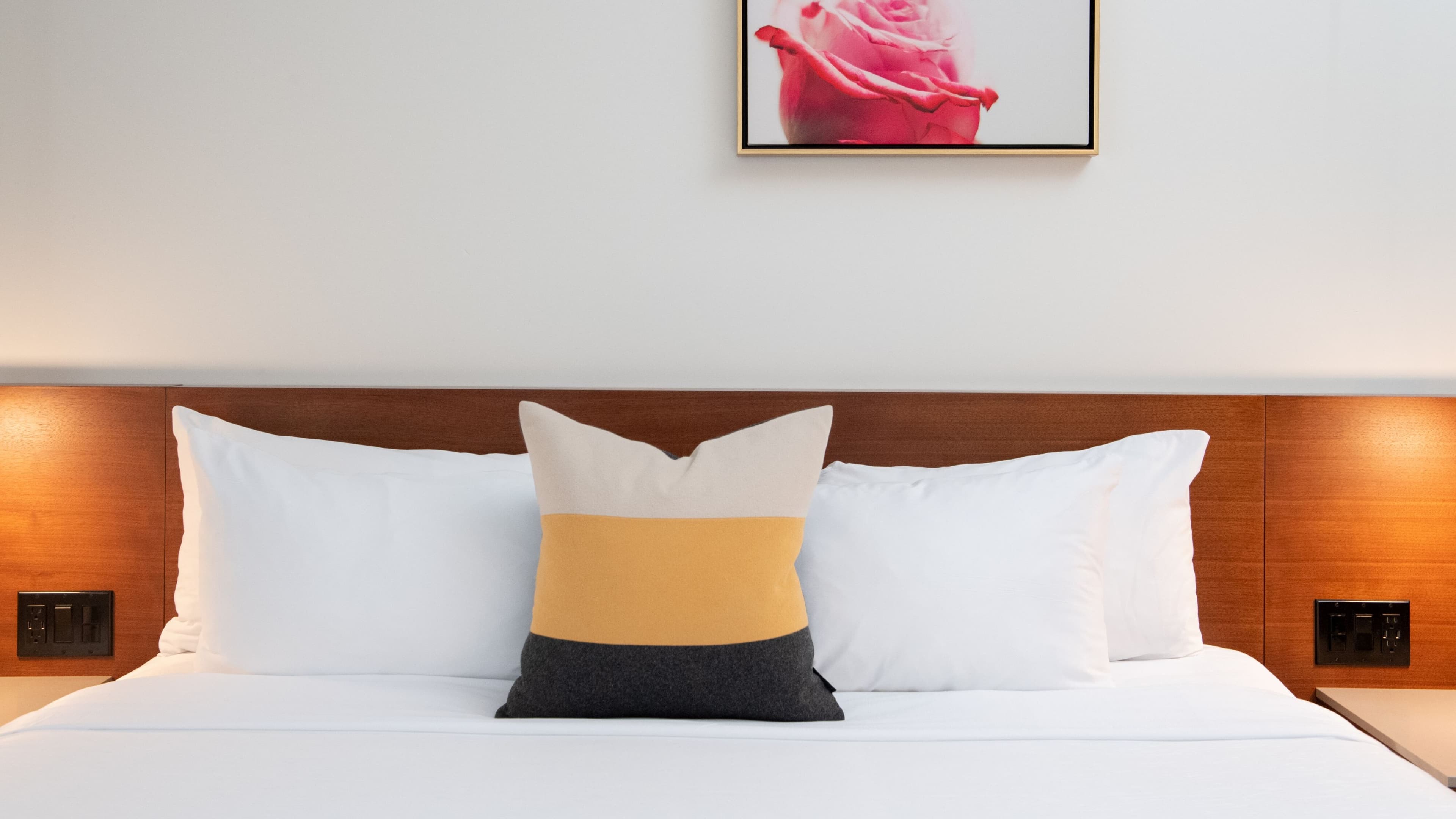 Hi-Lo Hotel, Autograph Collection — 16