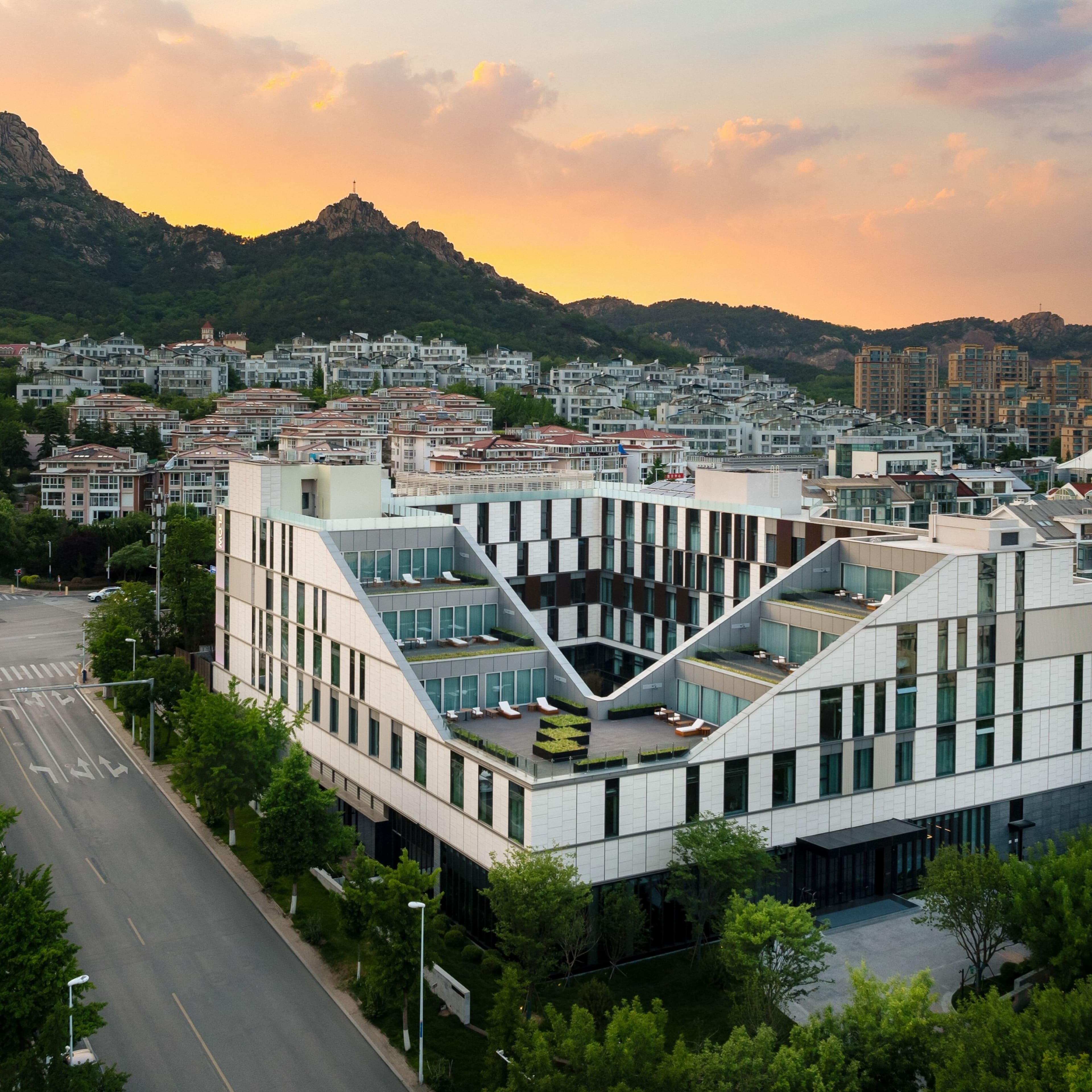 Flow and Co. Qingdao, Autograph Collection - Image 1