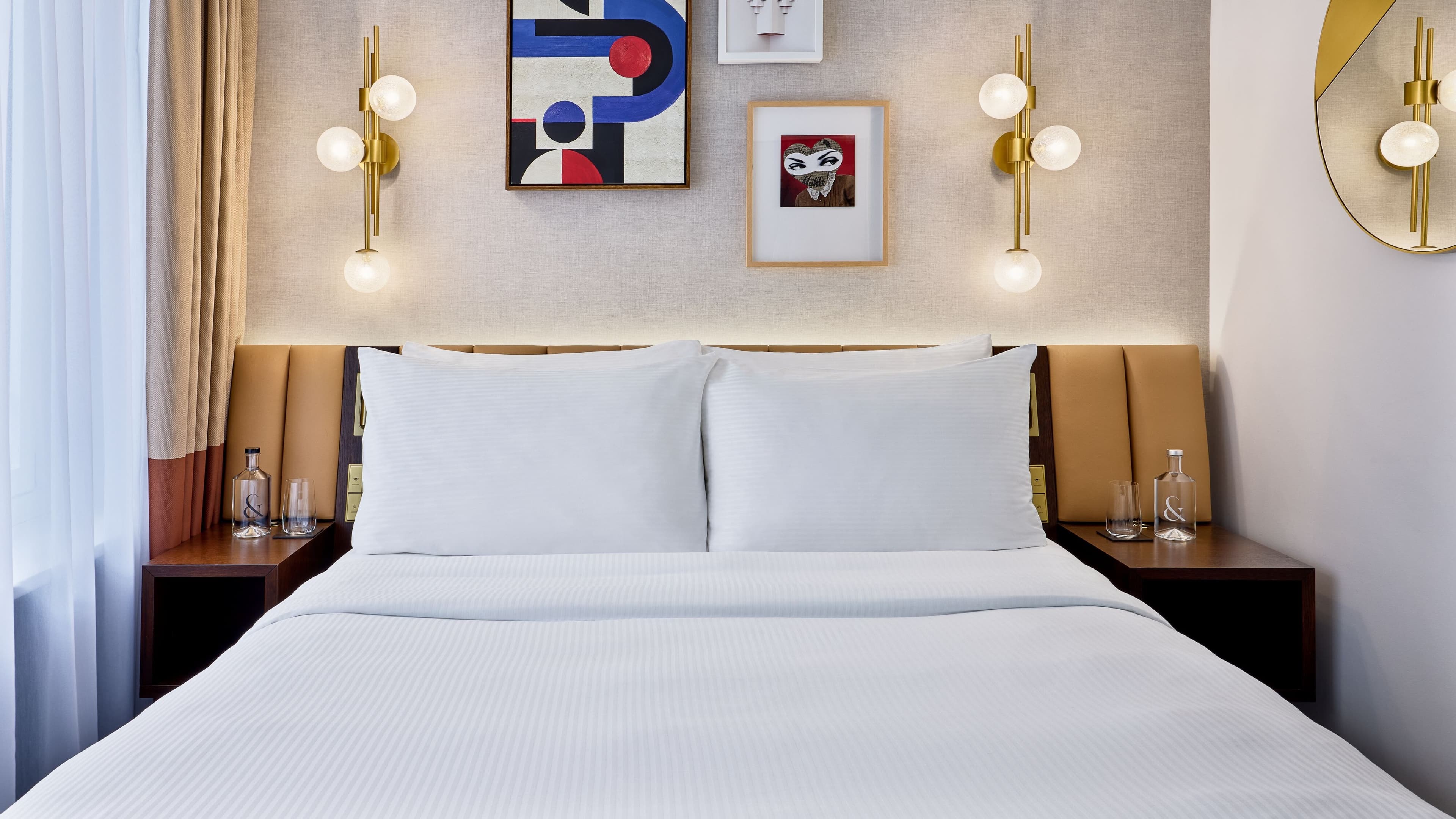 Deluxe Room - Image 6