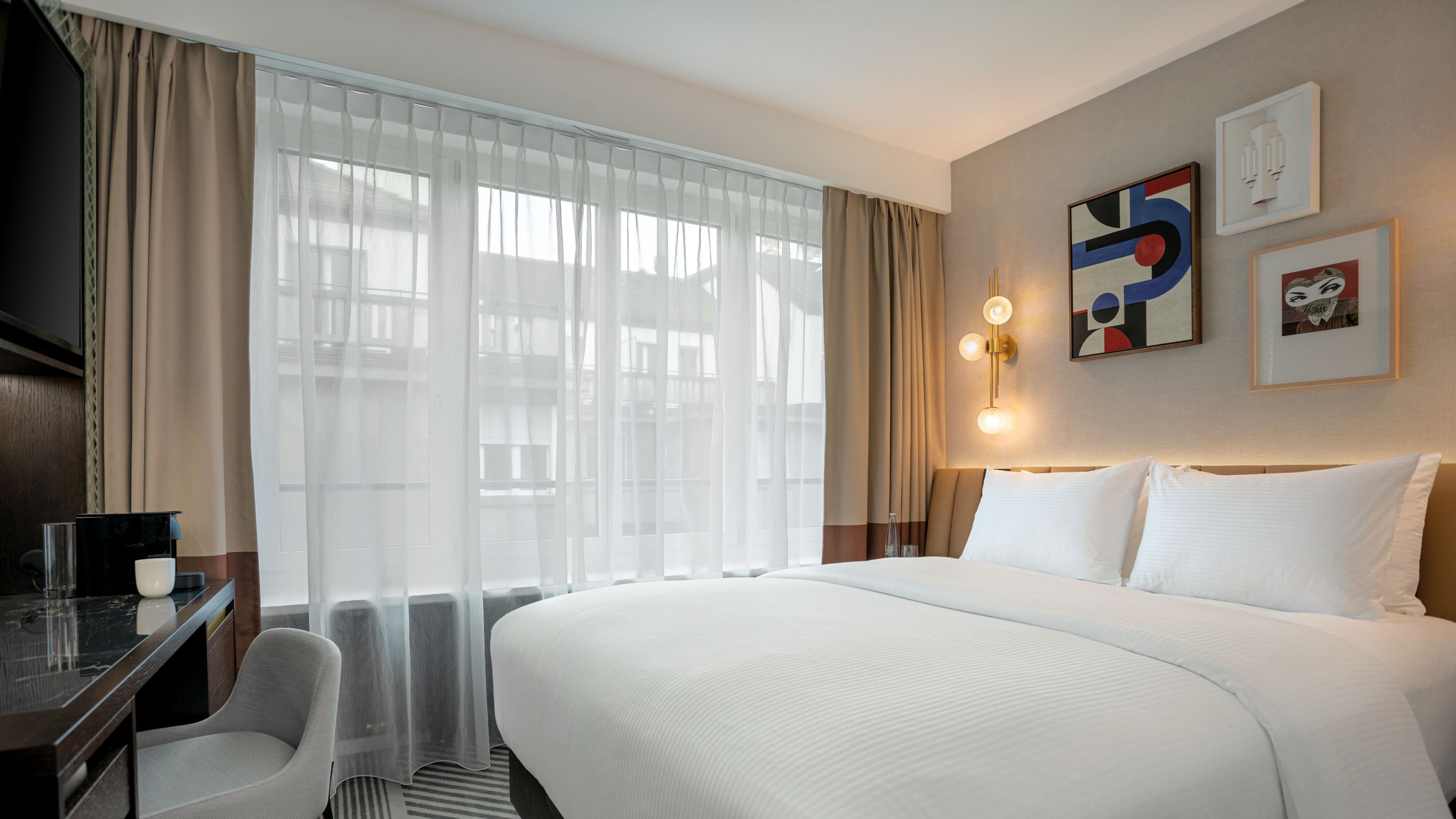 Deluxe Room - Image 1