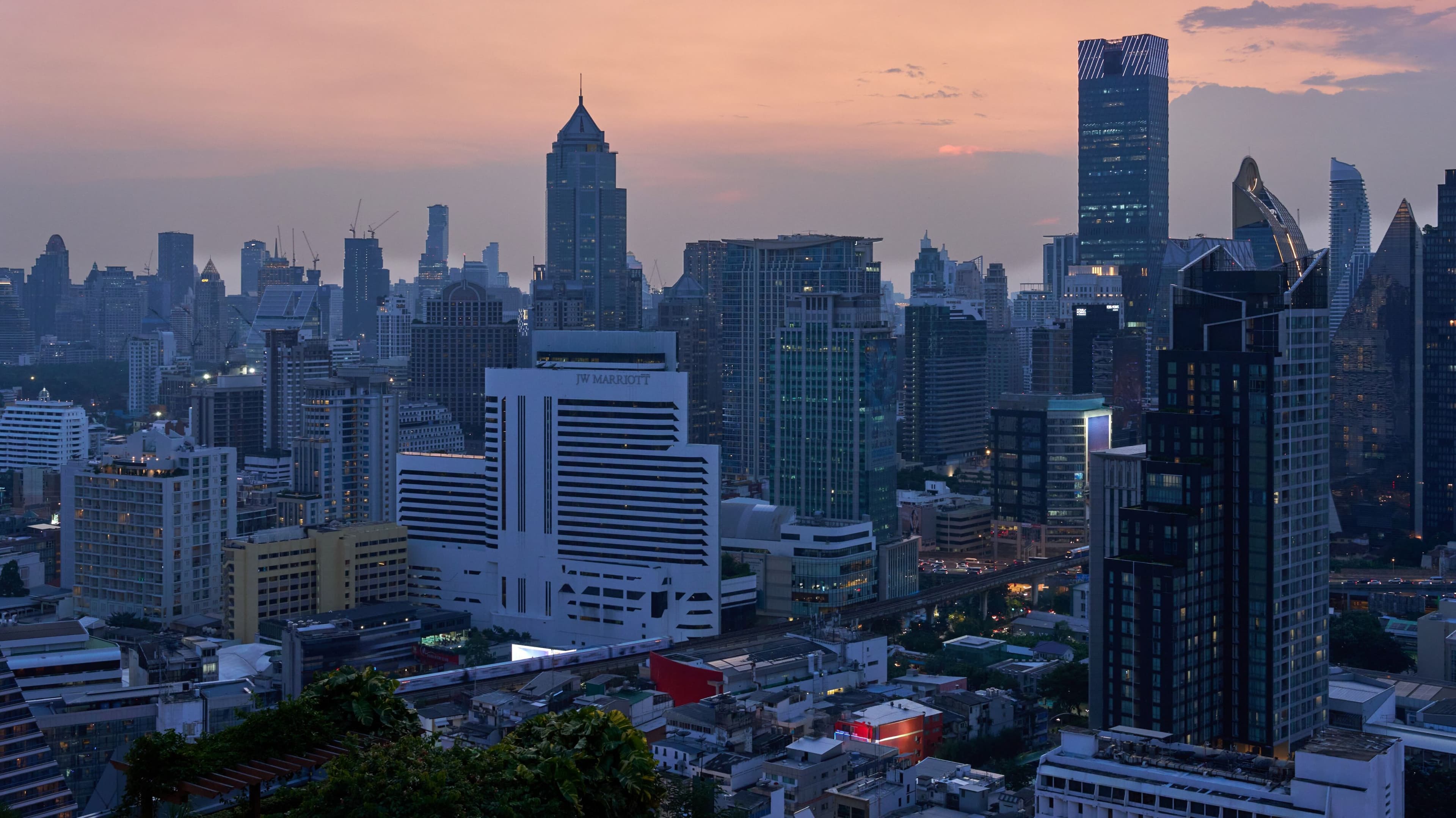 Aloft Bangkok Sukhumvit 11 - Image 4
