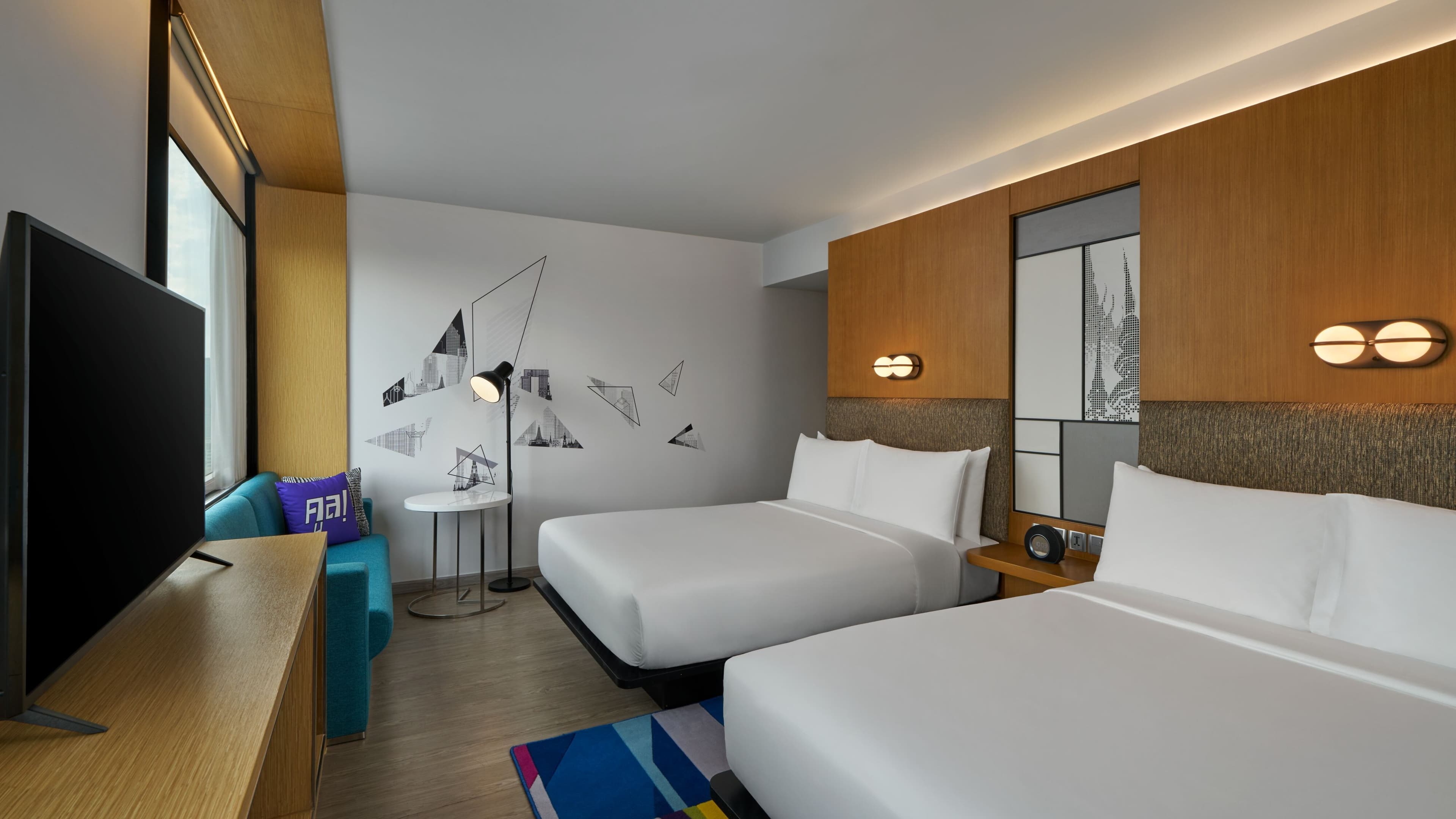 Aloft Bangkok Sukhumvit 11 - Image 2