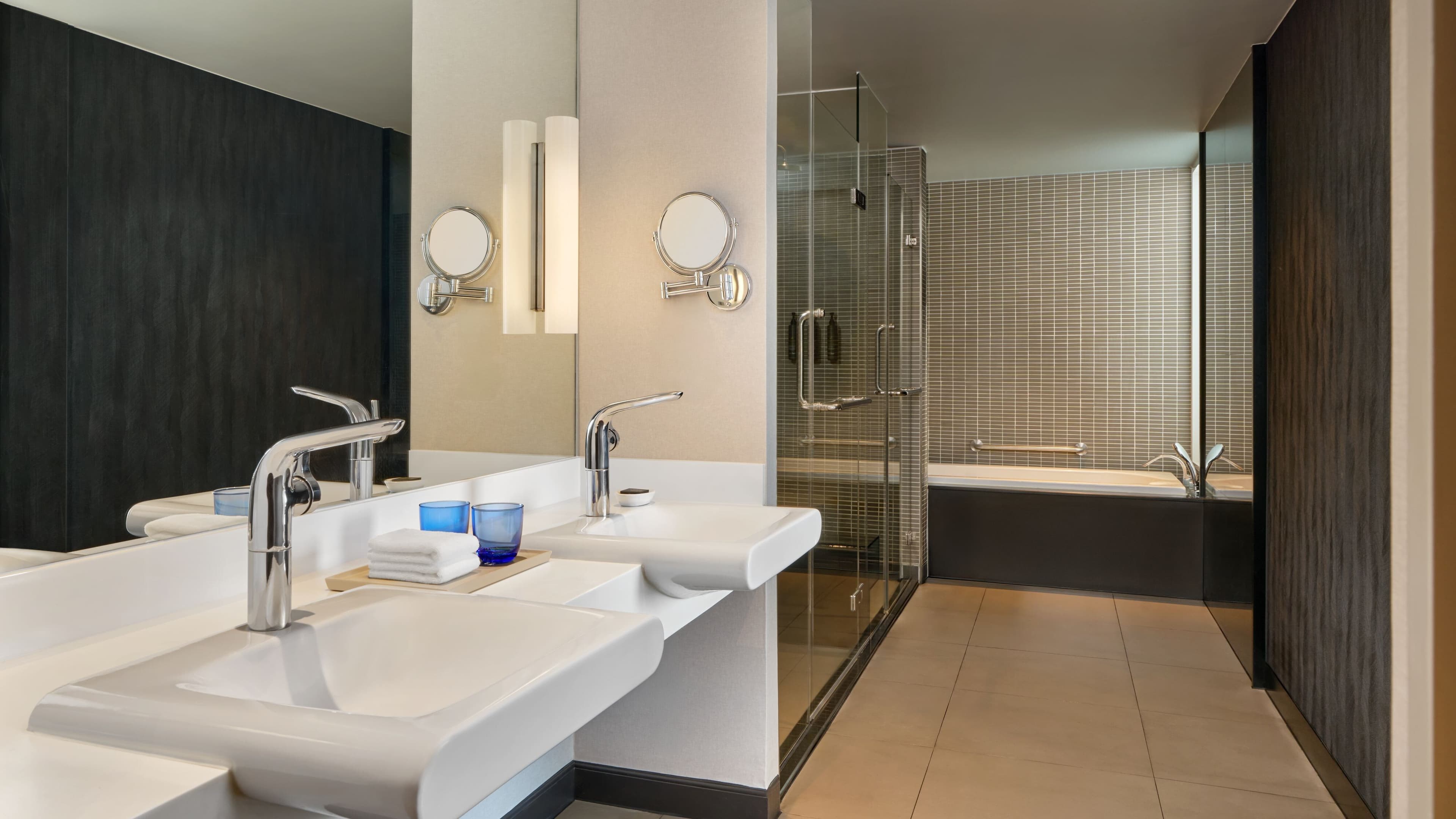 Aloft Bangkok Sukhumvit 11 — 56