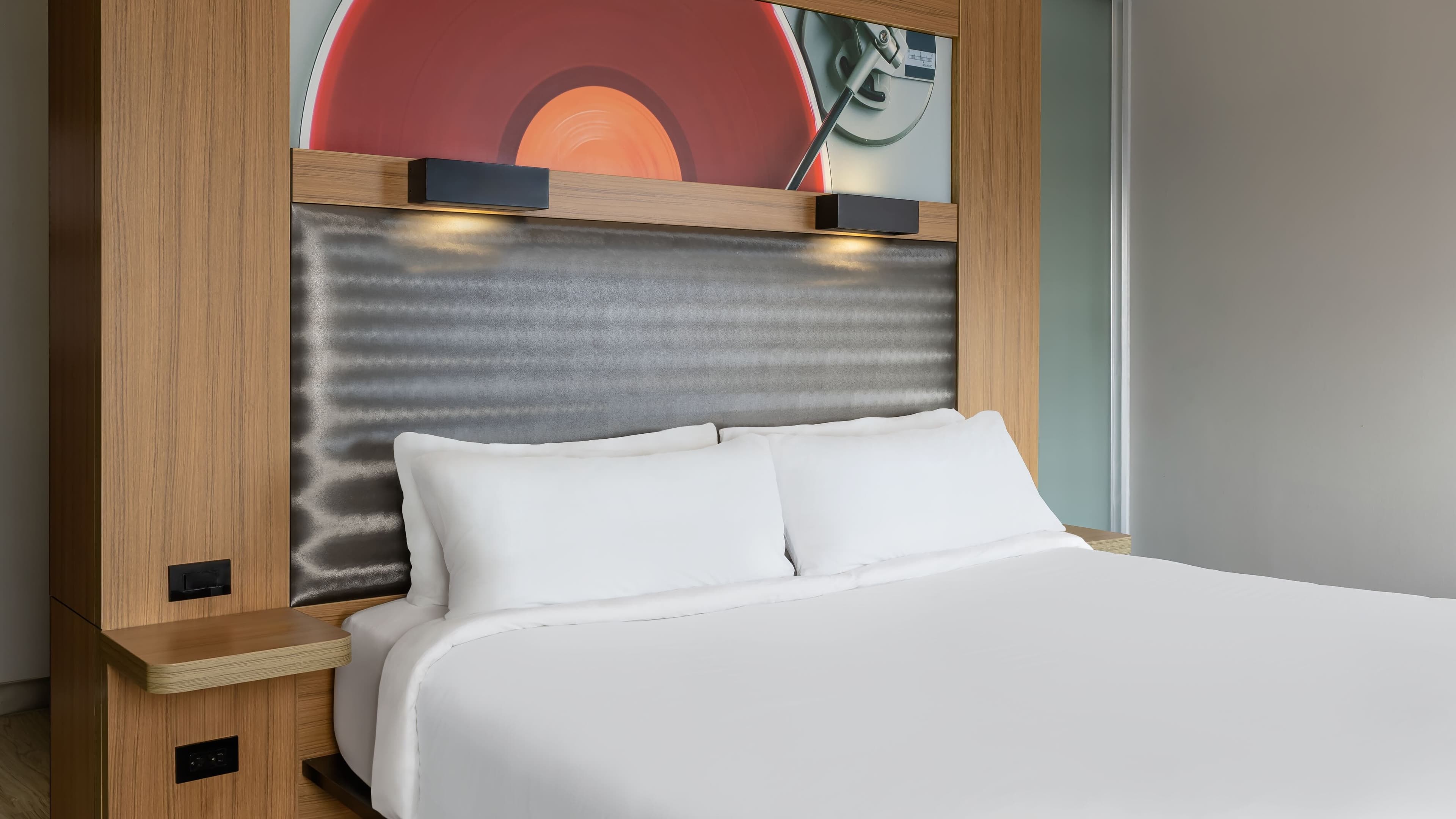 Aloft Green Bay — 10