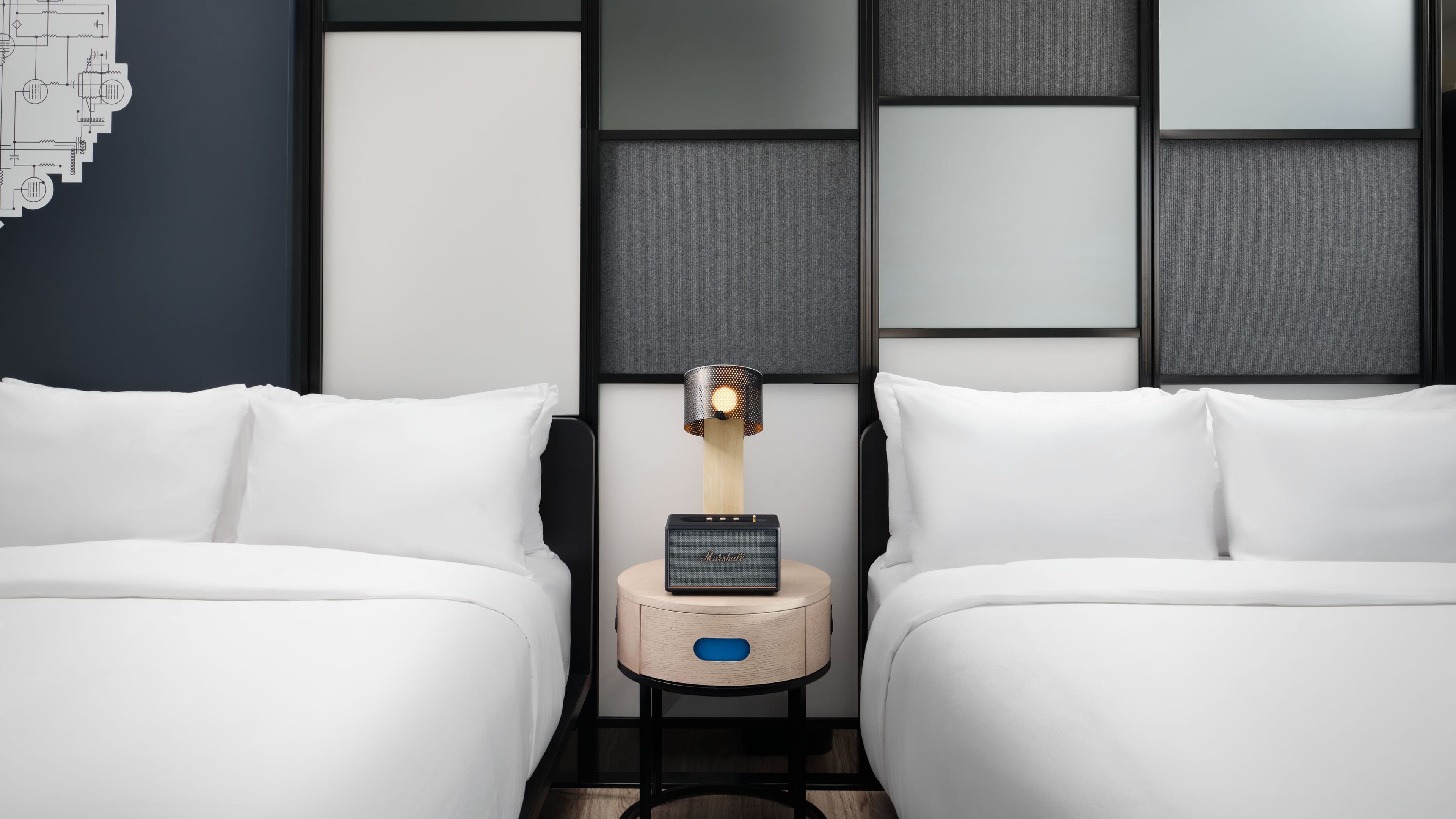 Aloft (2) Queen Beds - Image 3