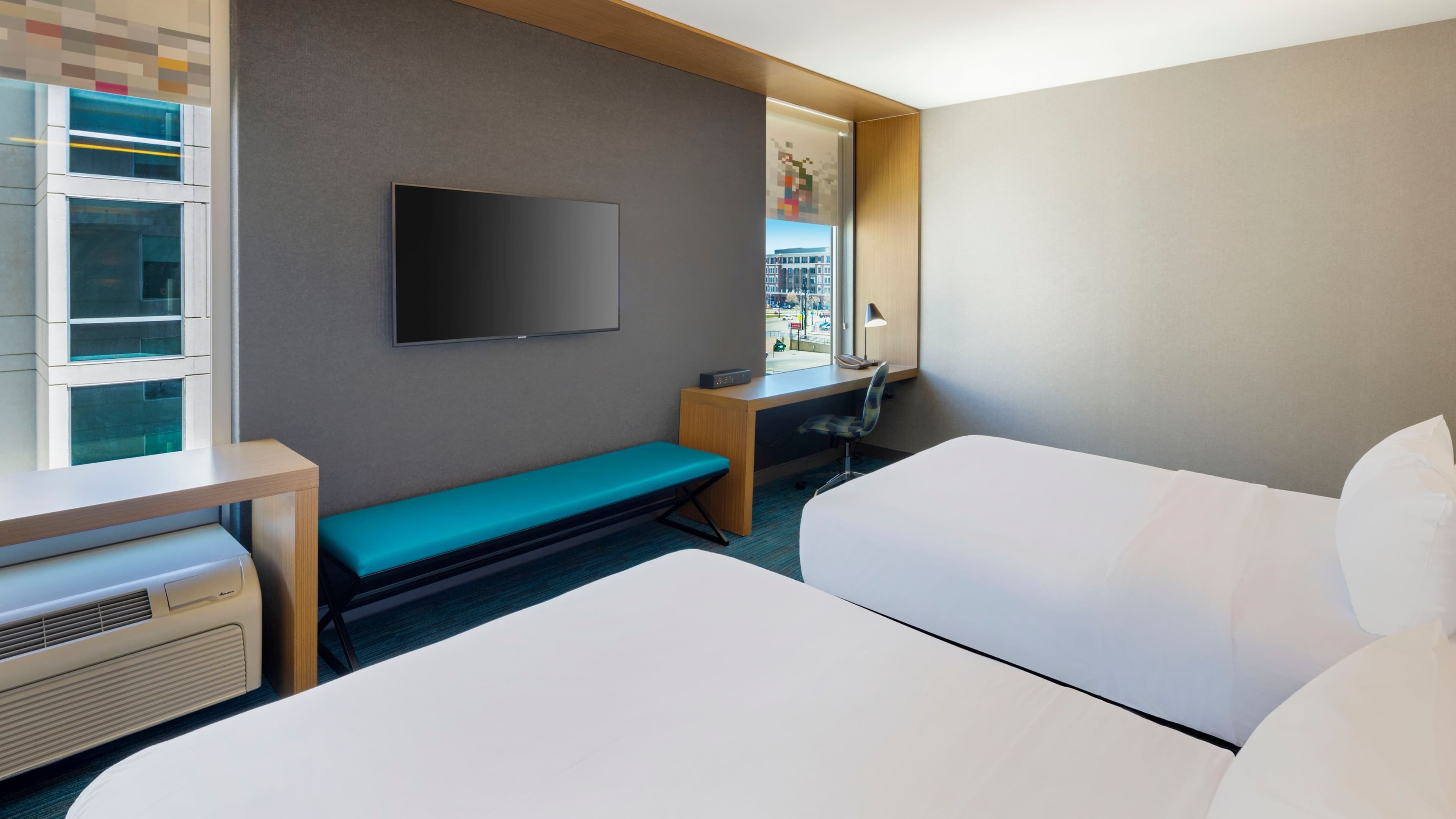 Aloft Milwaukee Downtown — 12