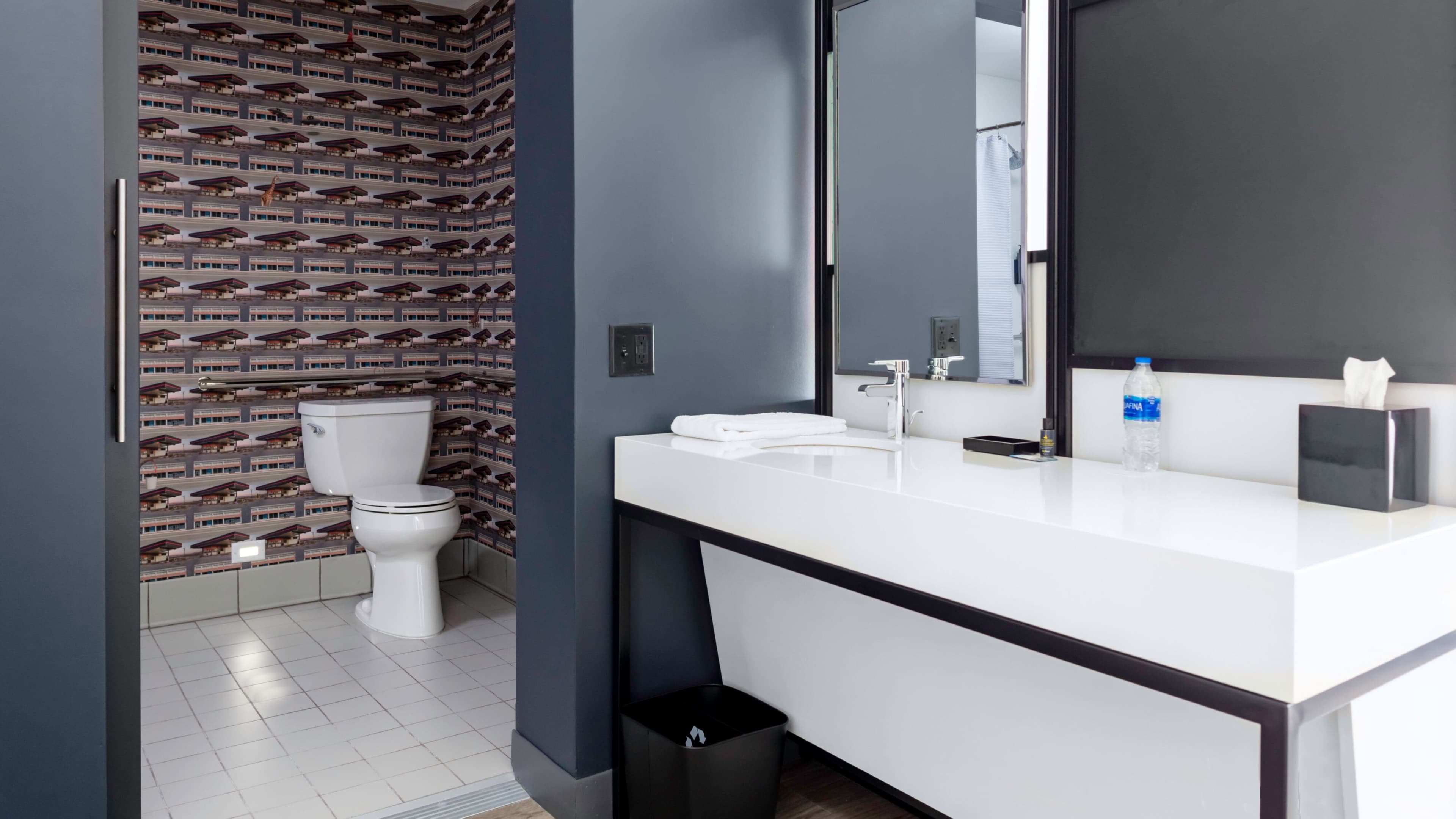Aloft Savannah Airport - Image 5
