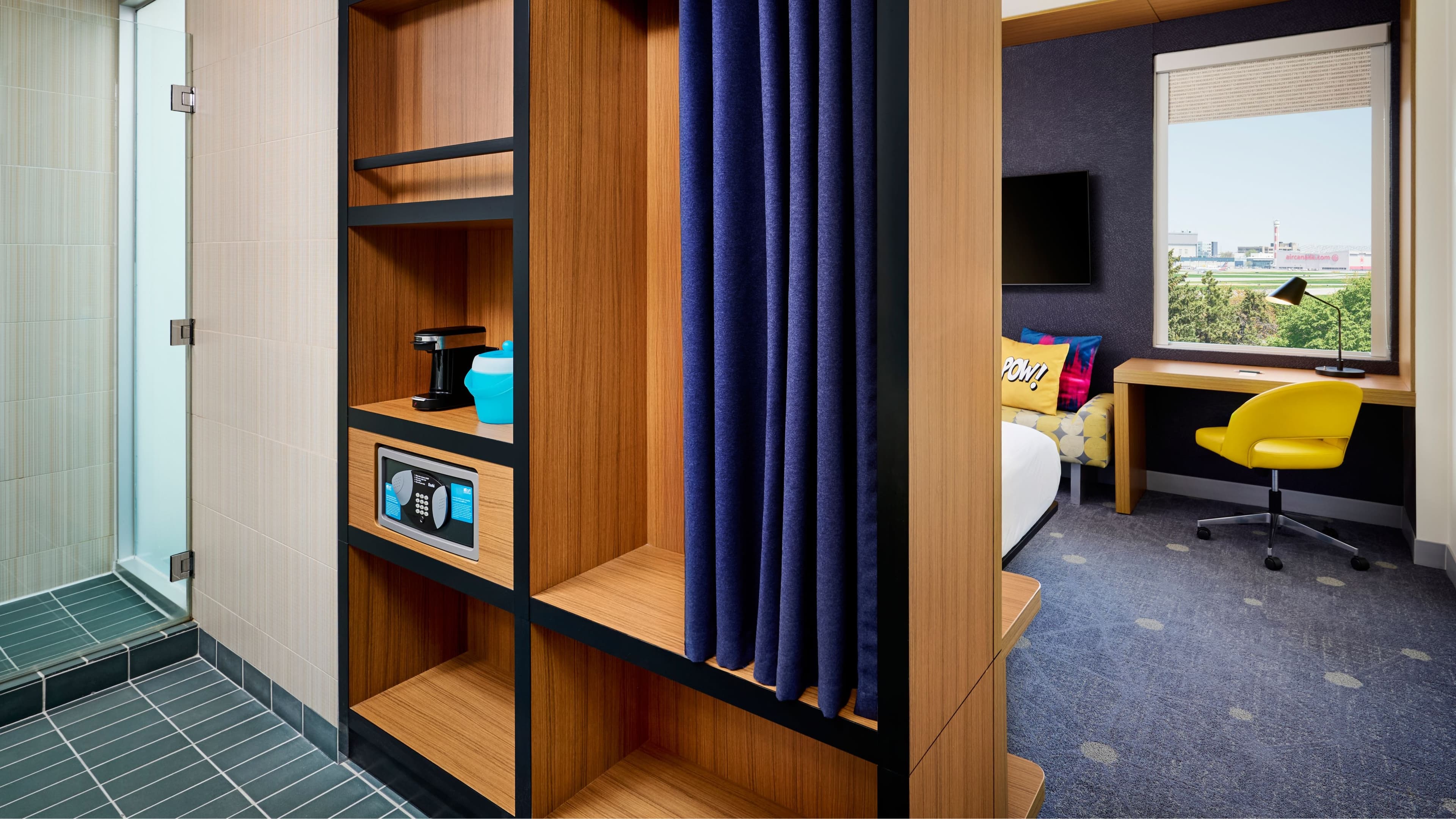 Aloft Montreal Airport — 7