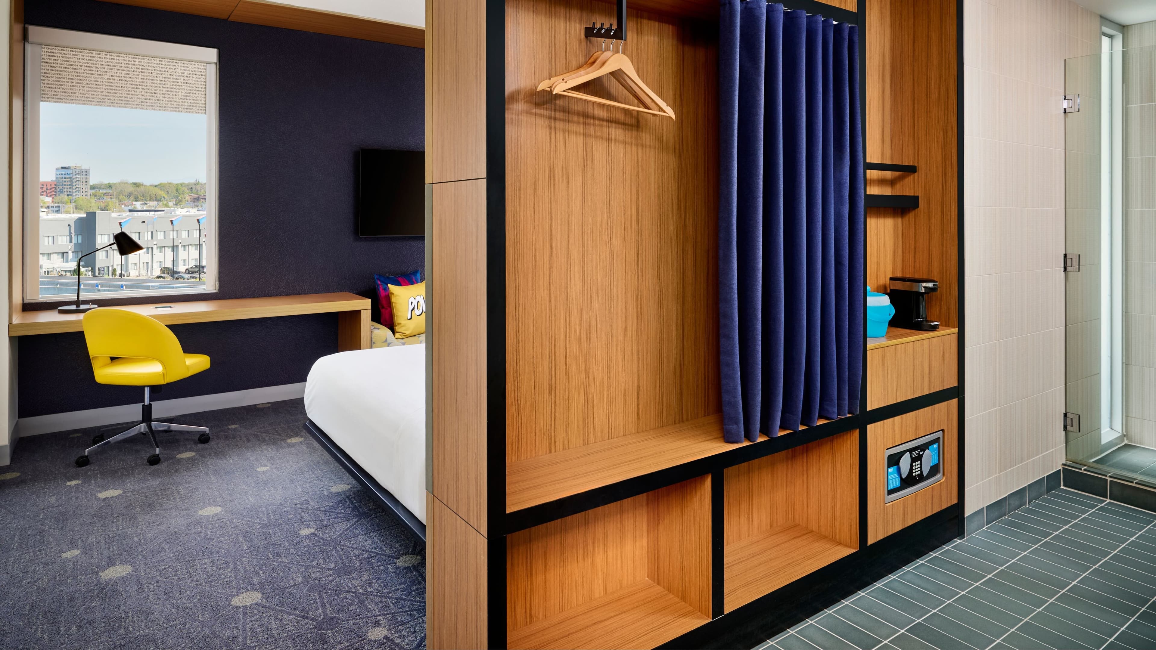 Aloft Montreal Airport — 17