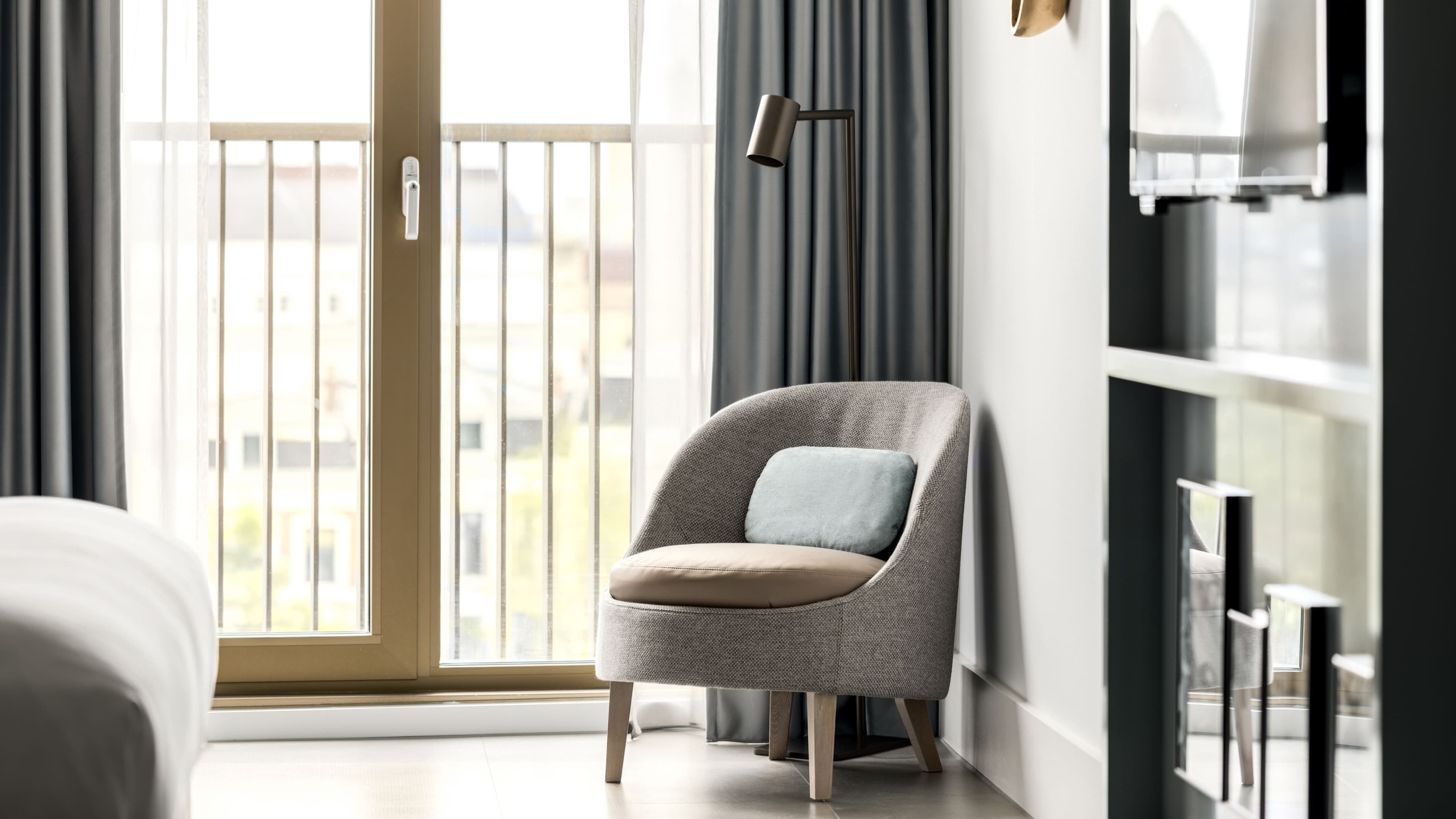Deluxe Room - Image 2